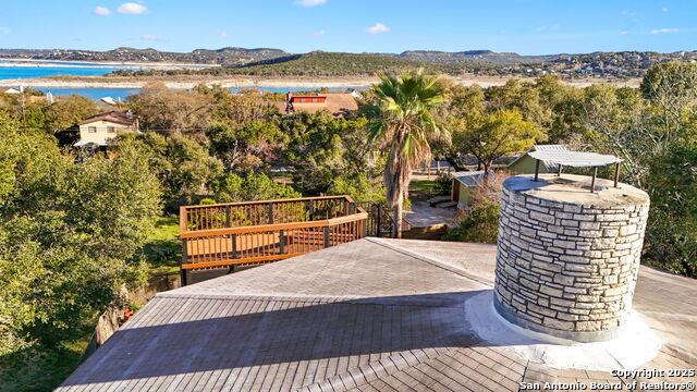 1433 Riviera Dr, Canyon Lake, TX 78133