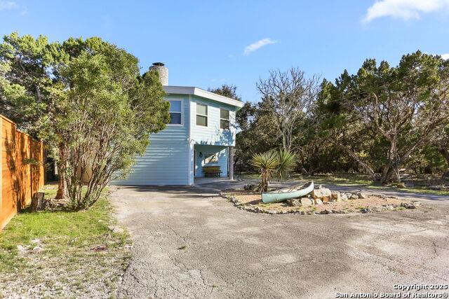 1433 Riviera Dr, Canyon Lake, TX 78133