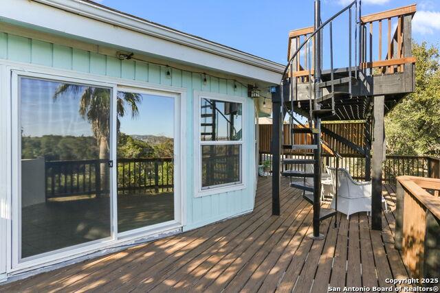 1433 Riviera Dr, Canyon Lake, TX 78133