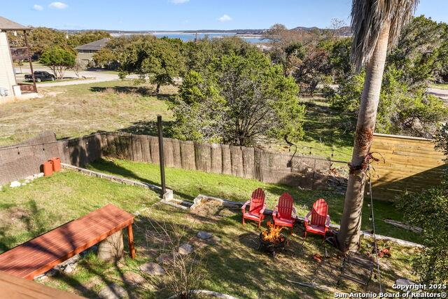 1433 Riviera Dr, Canyon Lake, TX 78133