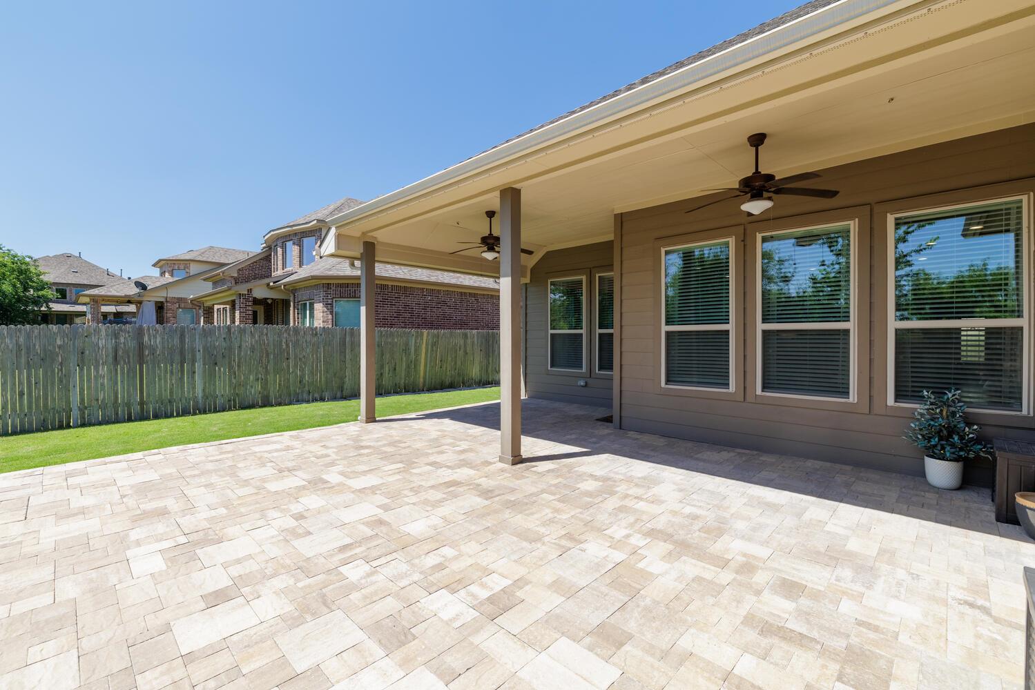 304 Leon Loop, Liberty Hill, TX 78642