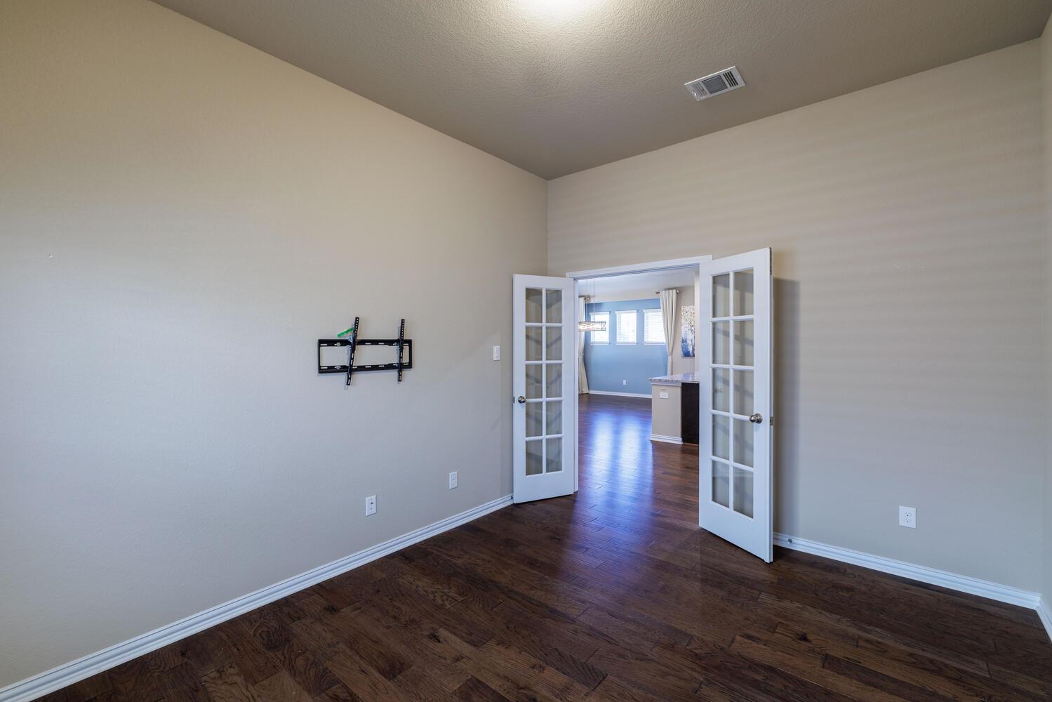 304 Leon Loop, Liberty Hill, TX 78642