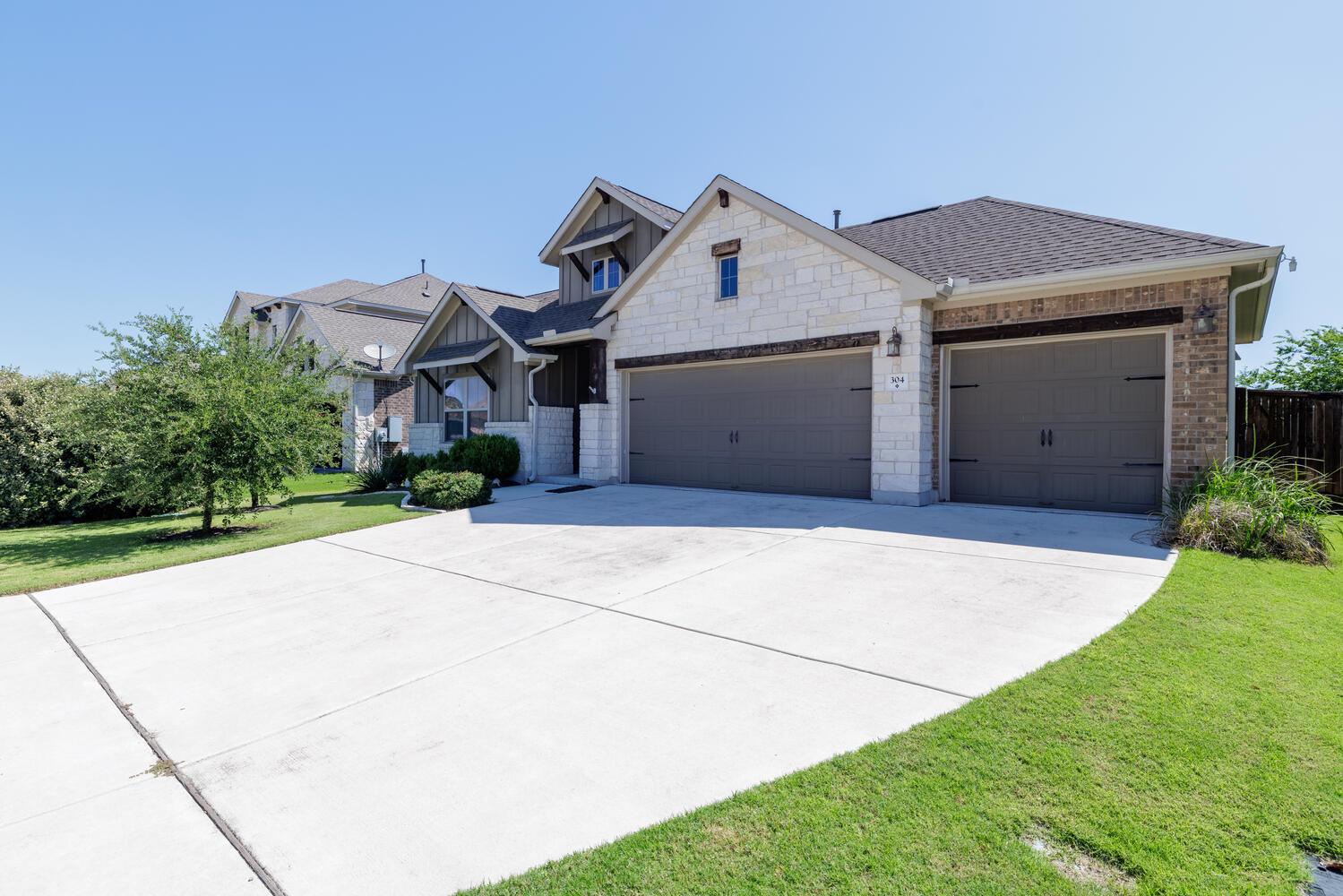 304 Leon Loop, Liberty Hill, TX 78642