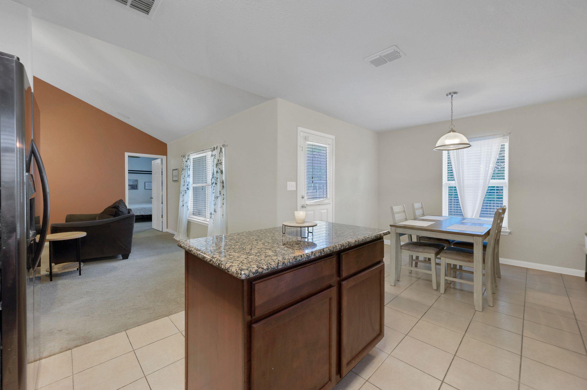 504 Sapphire Ln, Jarrell, TX 76537
