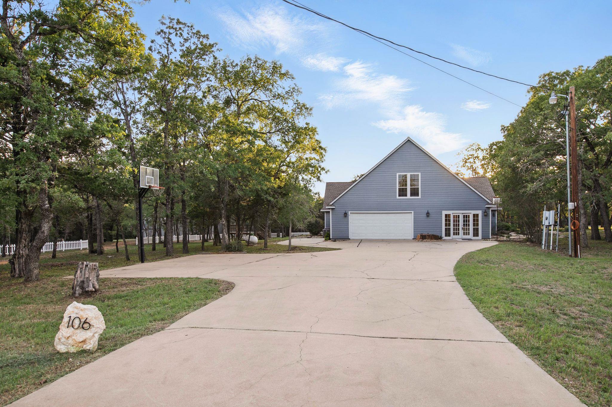 106 Woodcutter Ct, Bastrop, TX 78602