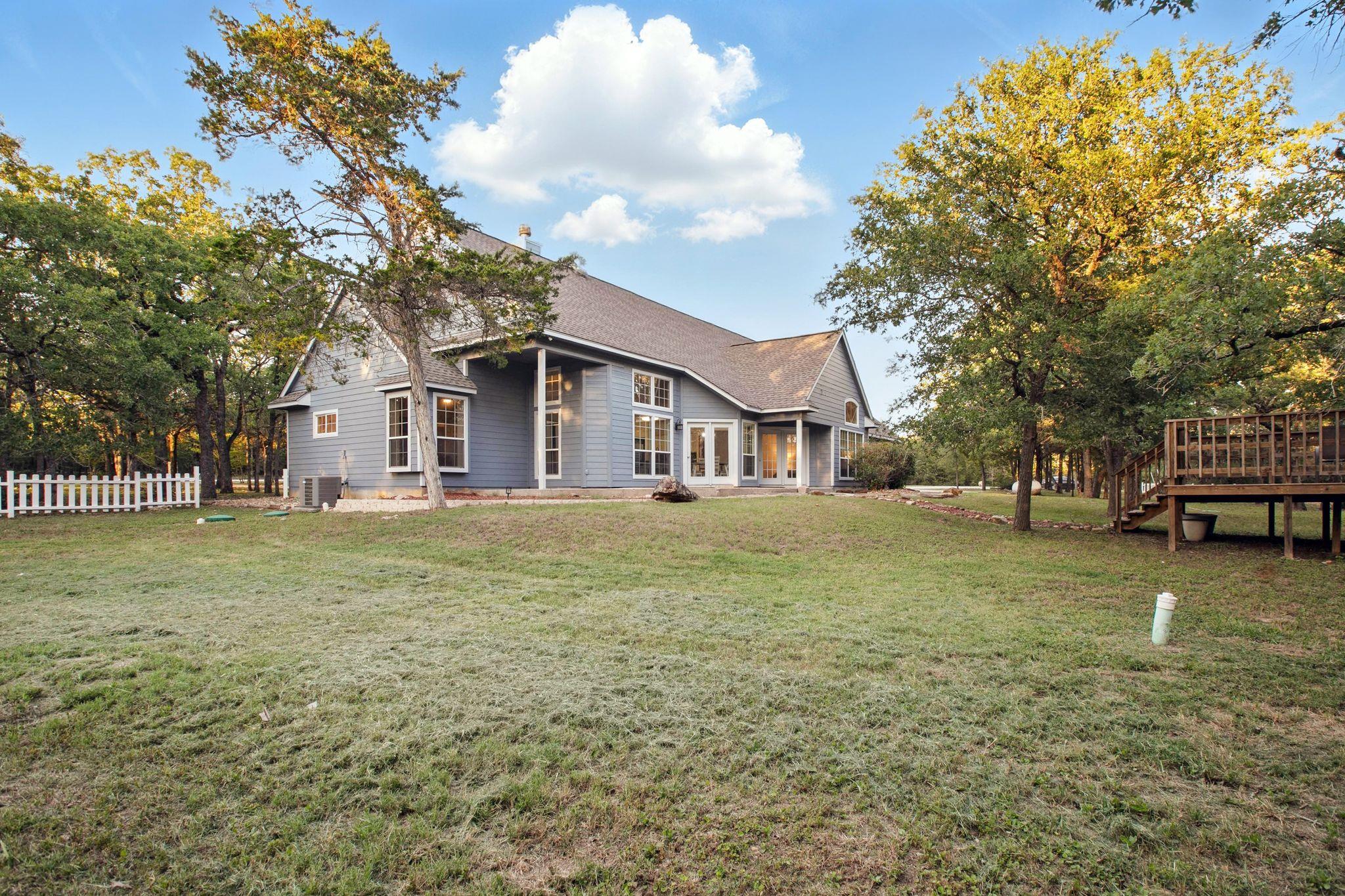 106 Woodcutter Ct, Bastrop, TX 78602