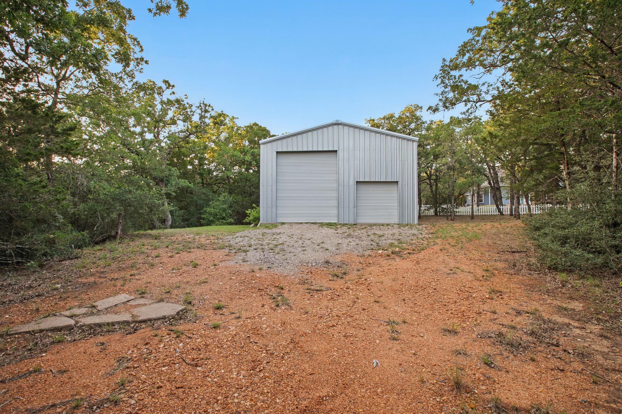 106 Woodcutter Ct, Bastrop, TX 78602