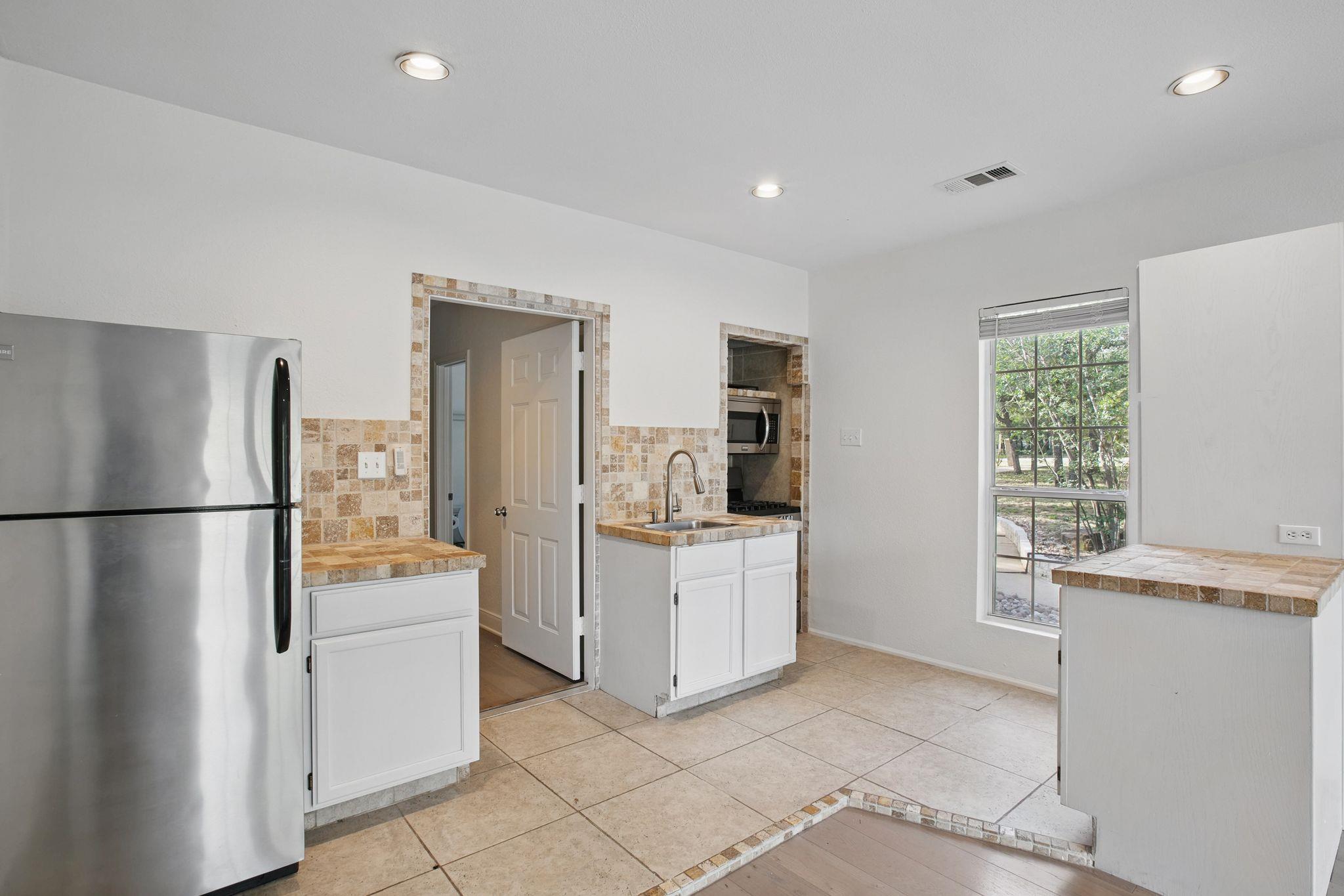 106 Woodcutter Ct, Bastrop, TX 78602