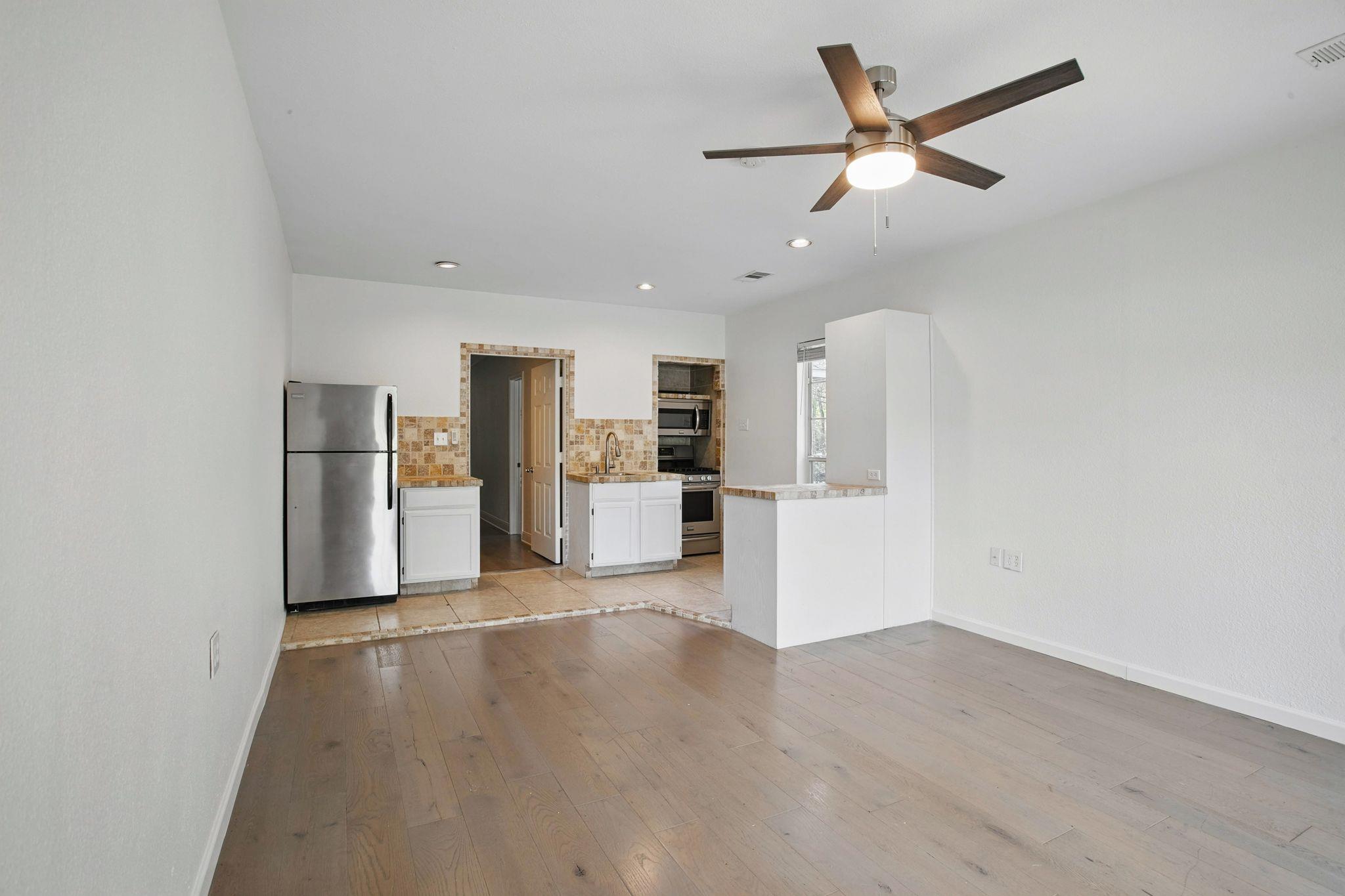 106 Woodcutter Ct, Bastrop, TX 78602