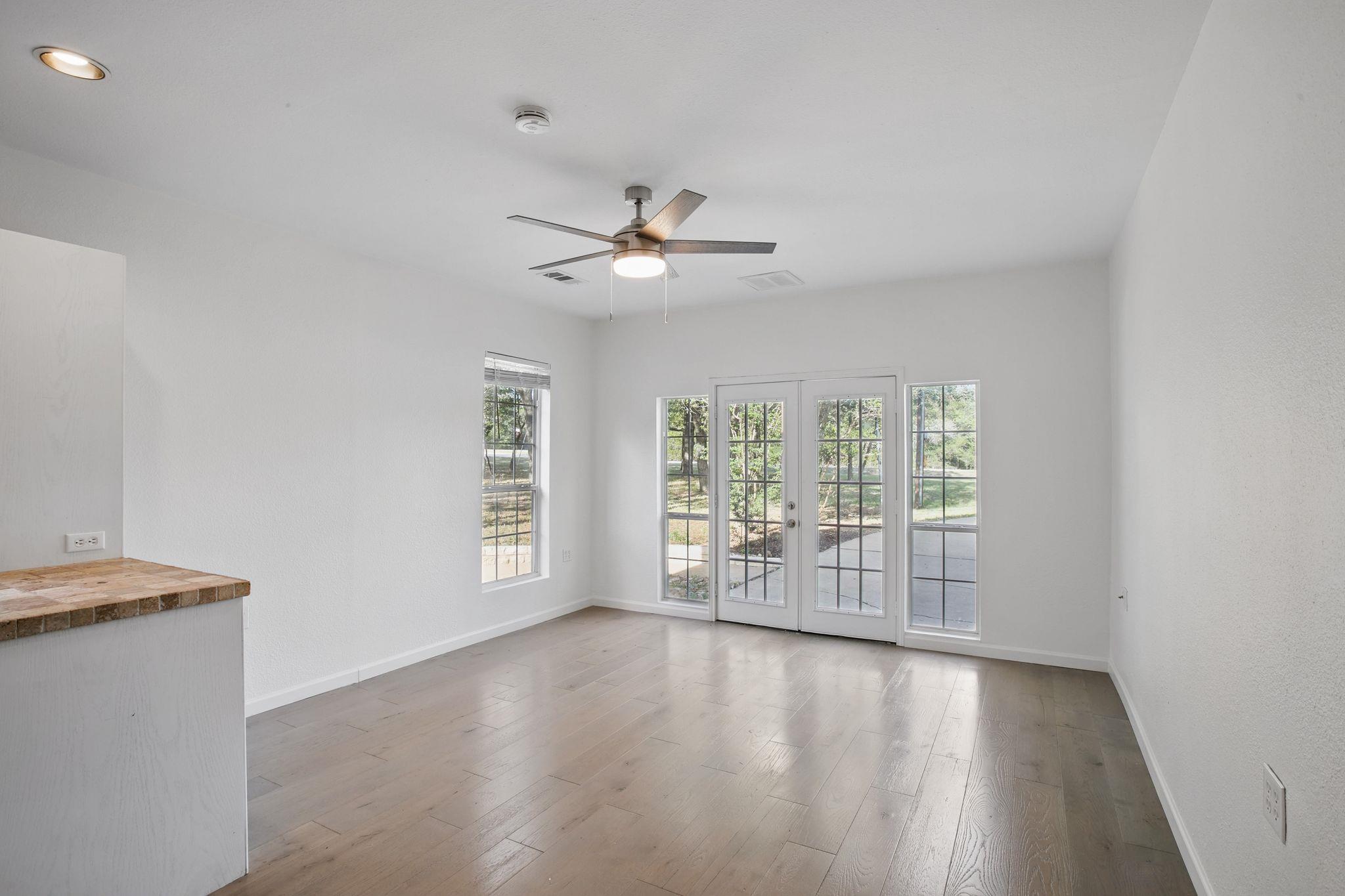 106 Woodcutter Ct, Bastrop, TX 78602