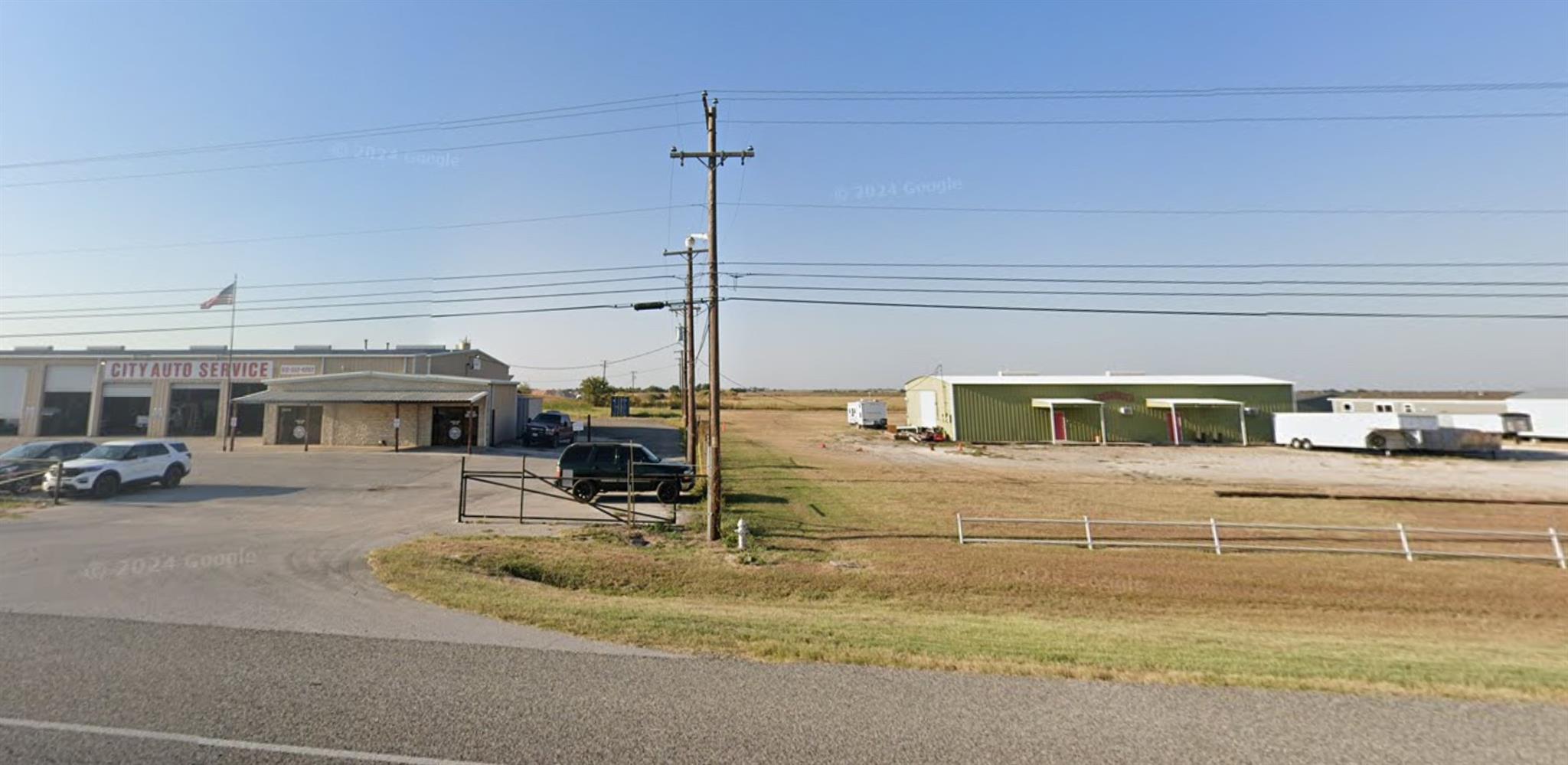3601 East 4th St, Taylor, TX 76574