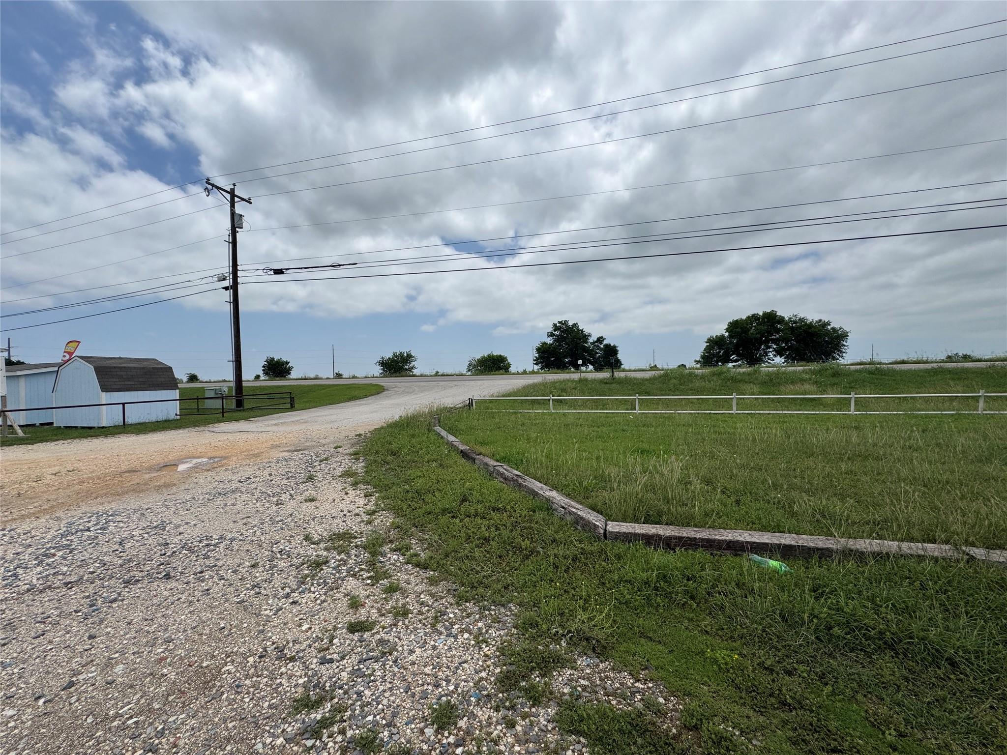 3601 East 4th St, Taylor, TX 76574