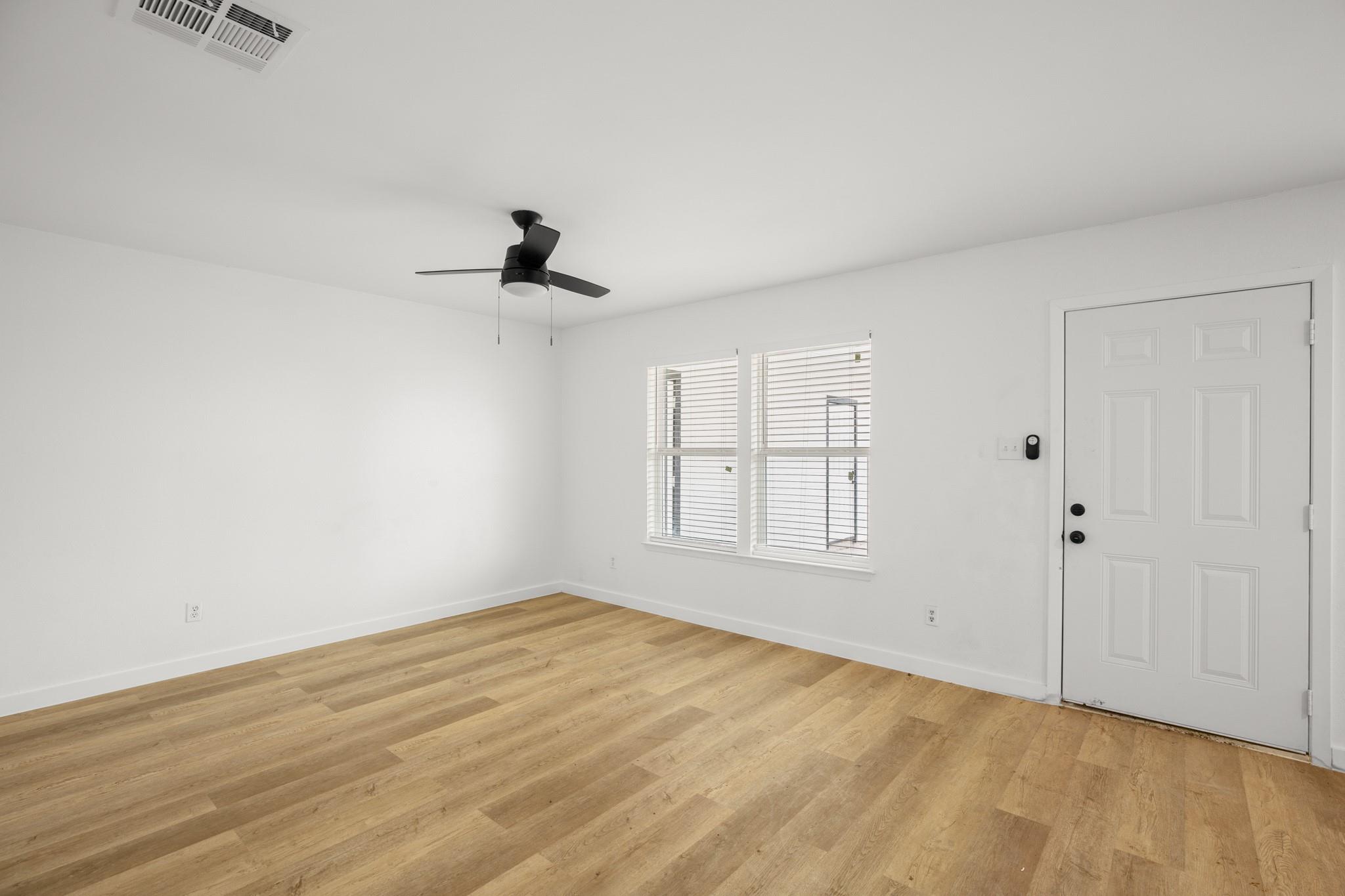1317 MCKIE Cv, Austin, TX 78752