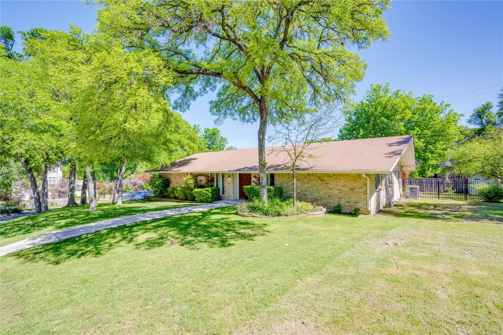 405 Westbrook Dr, Austin, TX 78746
