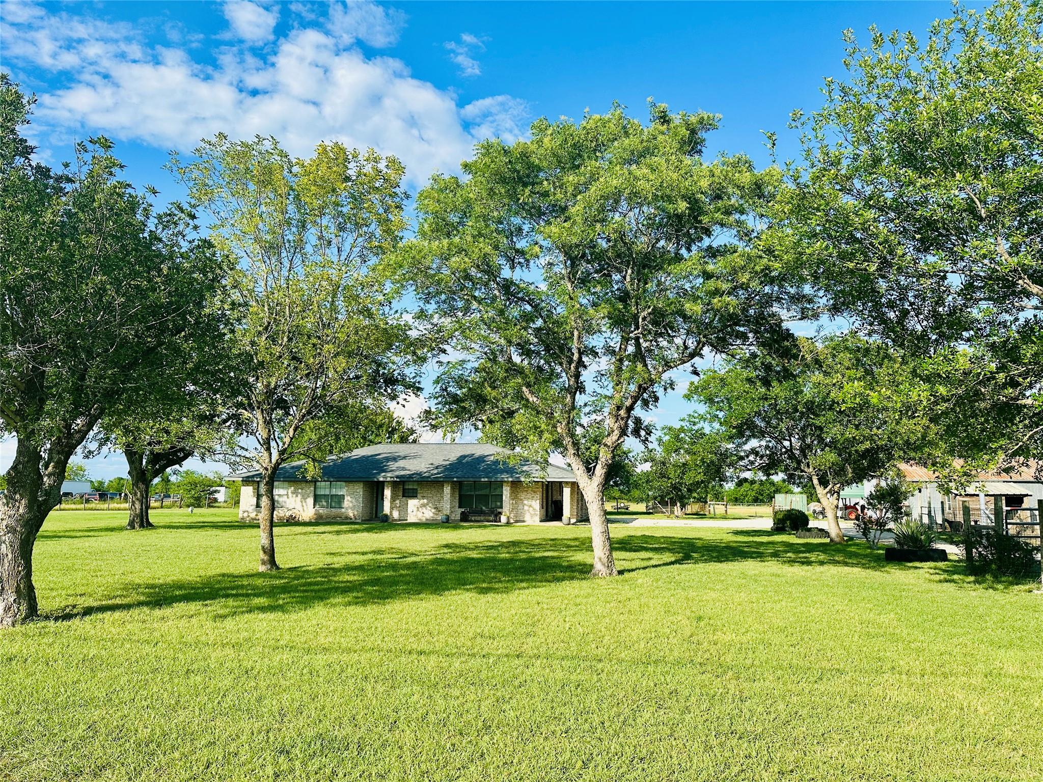 2355 County Road 130, Hutto, TX 78634