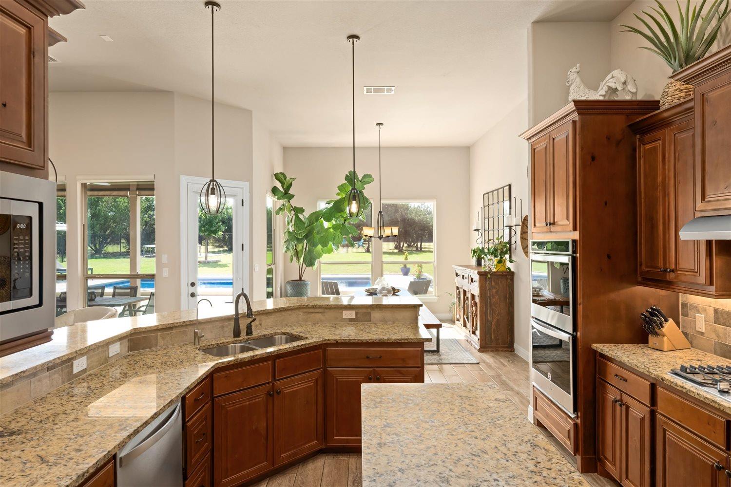 304 Joya Dr, Liberty Hill, TX 78642