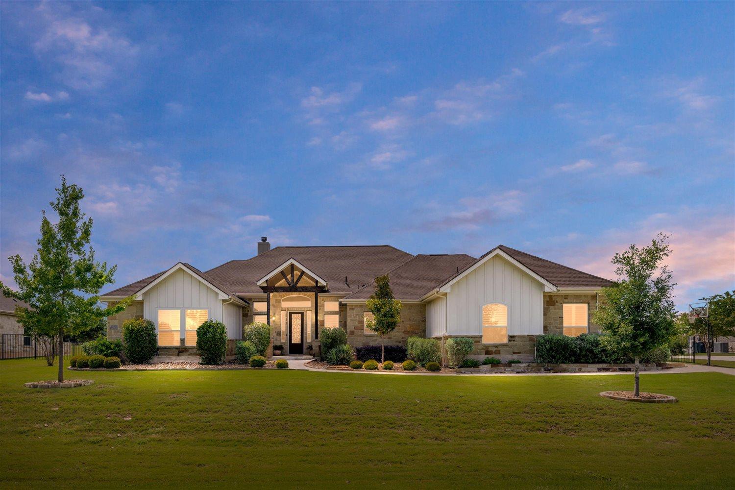 304 Joya Dr, Liberty Hill, TX 78642