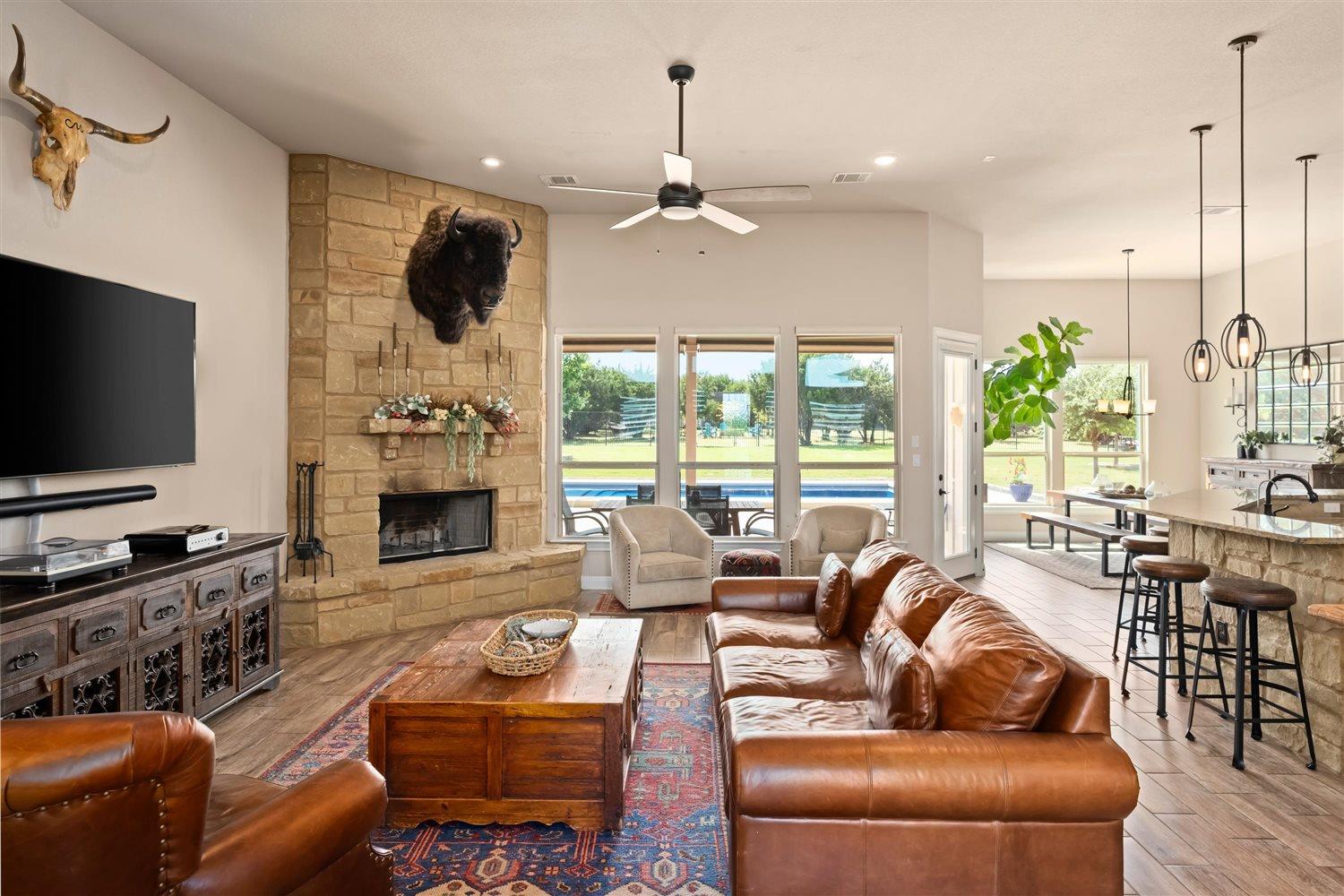 304 Joya Dr, Liberty Hill, TX 78642