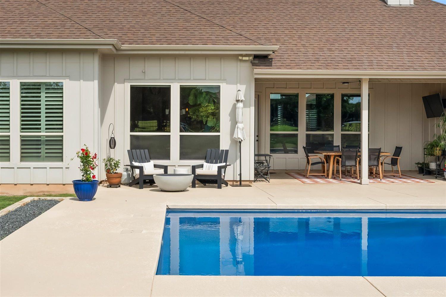 304 Joya Dr, Liberty Hill, TX 78642