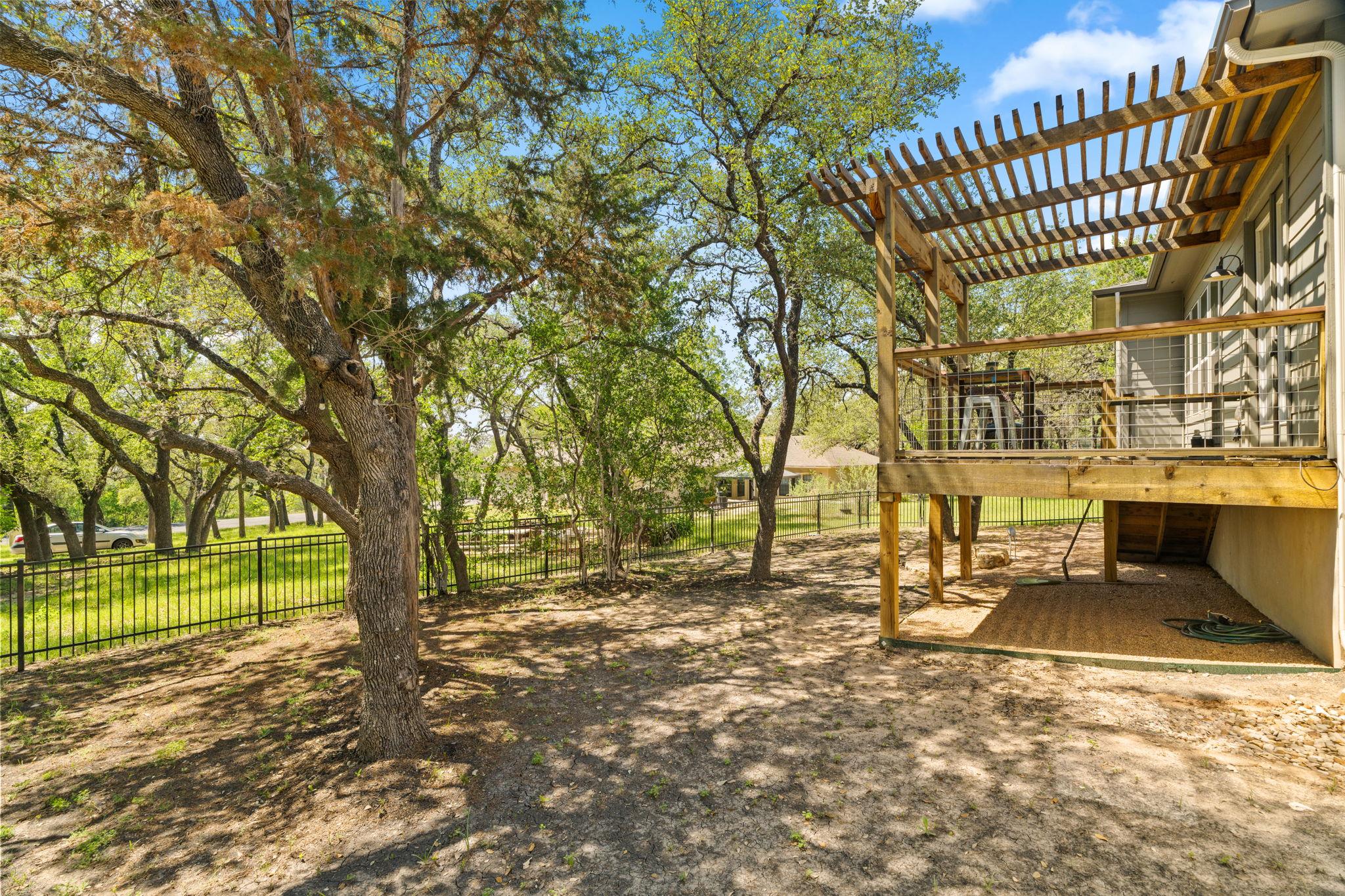 312 Bedford Dr, Spicewood, TX 78669