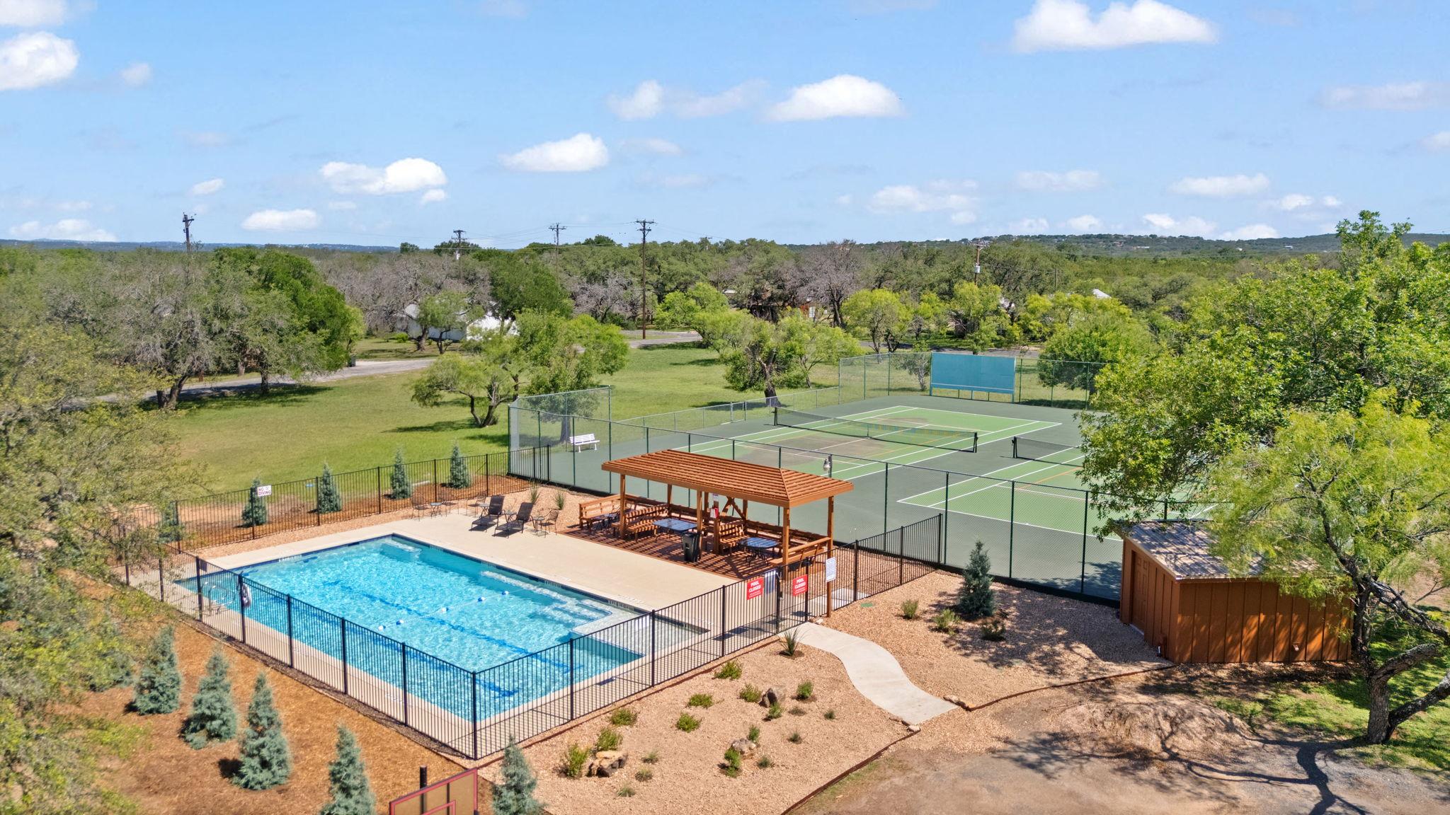 312 Bedford Dr, Spicewood, TX 78669