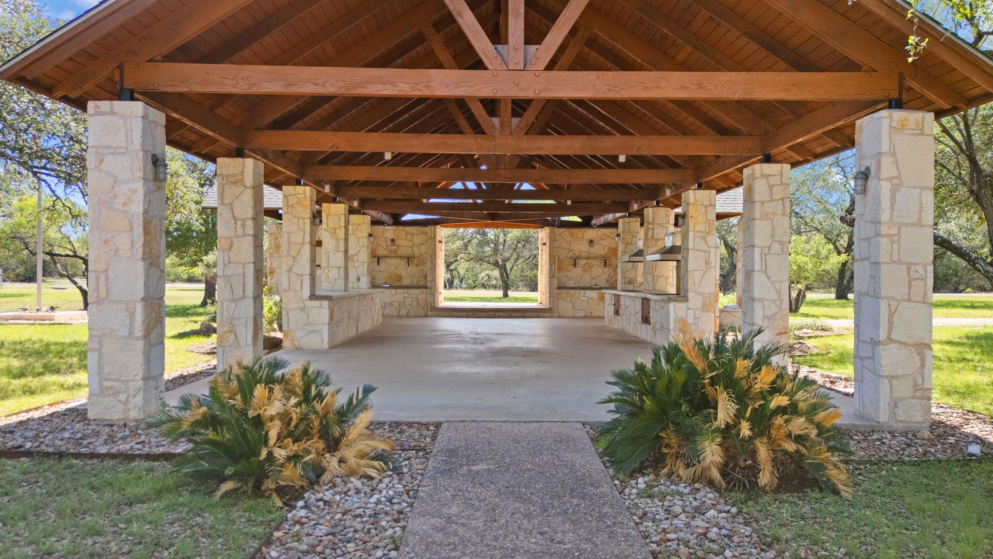 312 Bedford Dr, Spicewood, TX 78669