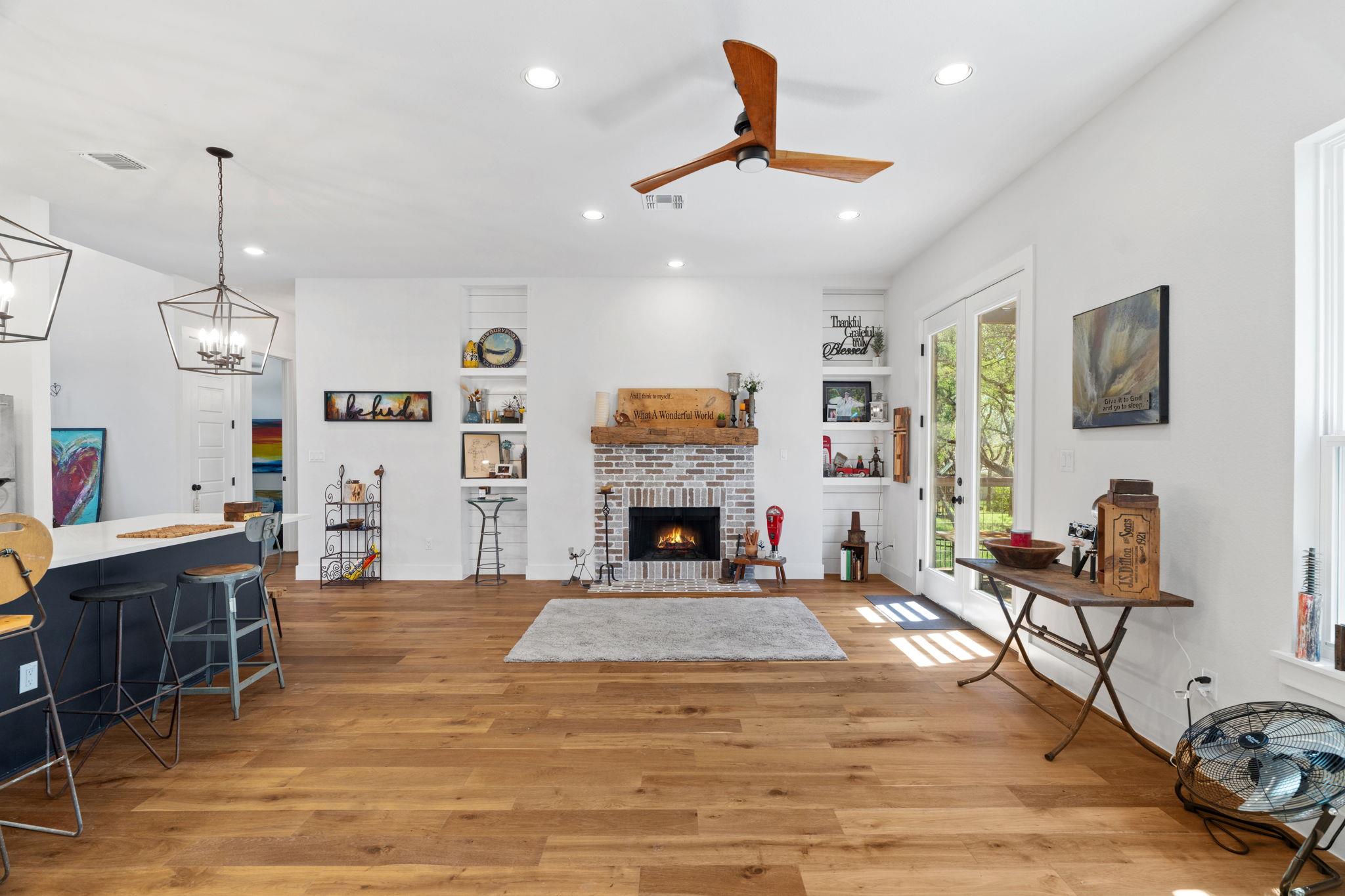 312 Bedford Dr, Spicewood, TX 78669