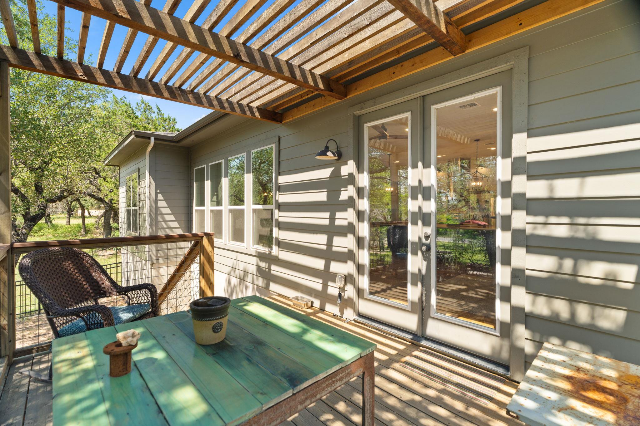 312 Bedford Dr, Spicewood, TX 78669