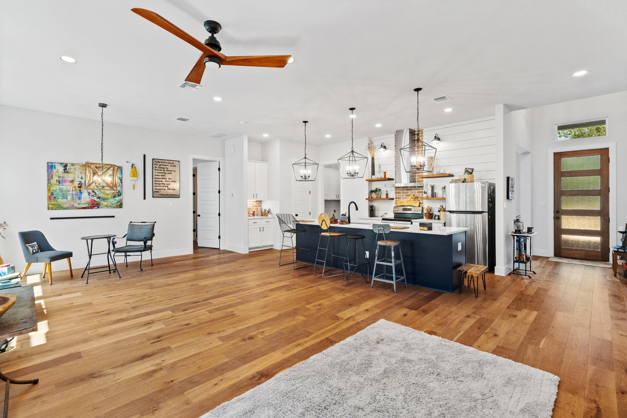 312 Bedford Dr, Spicewood, TX 78669