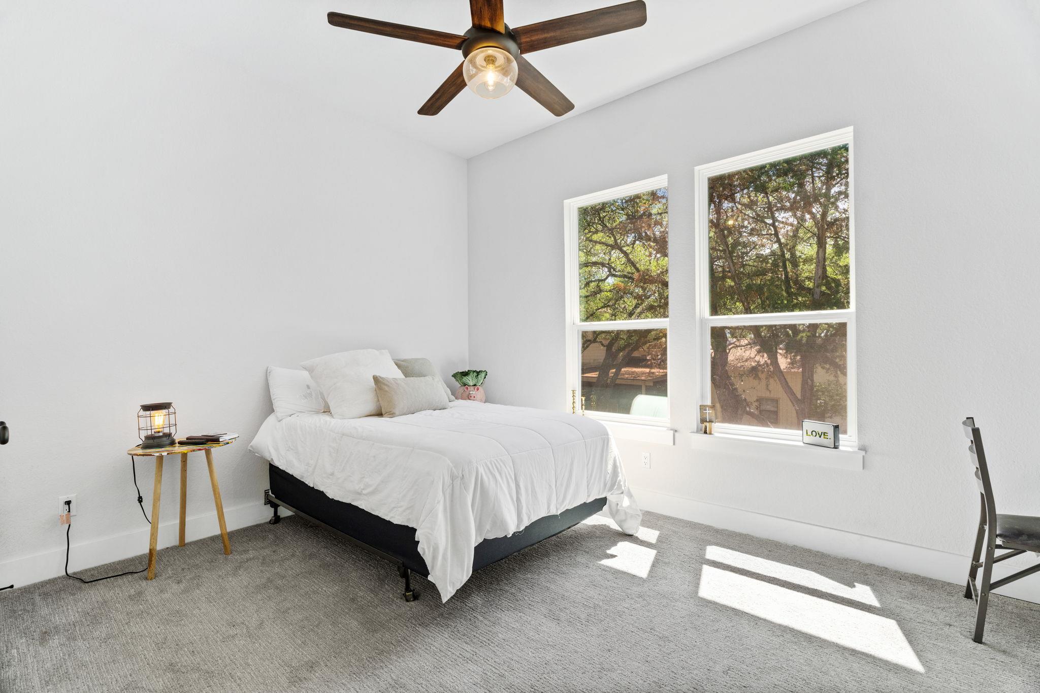 312 Bedford Dr, Spicewood, TX 78669