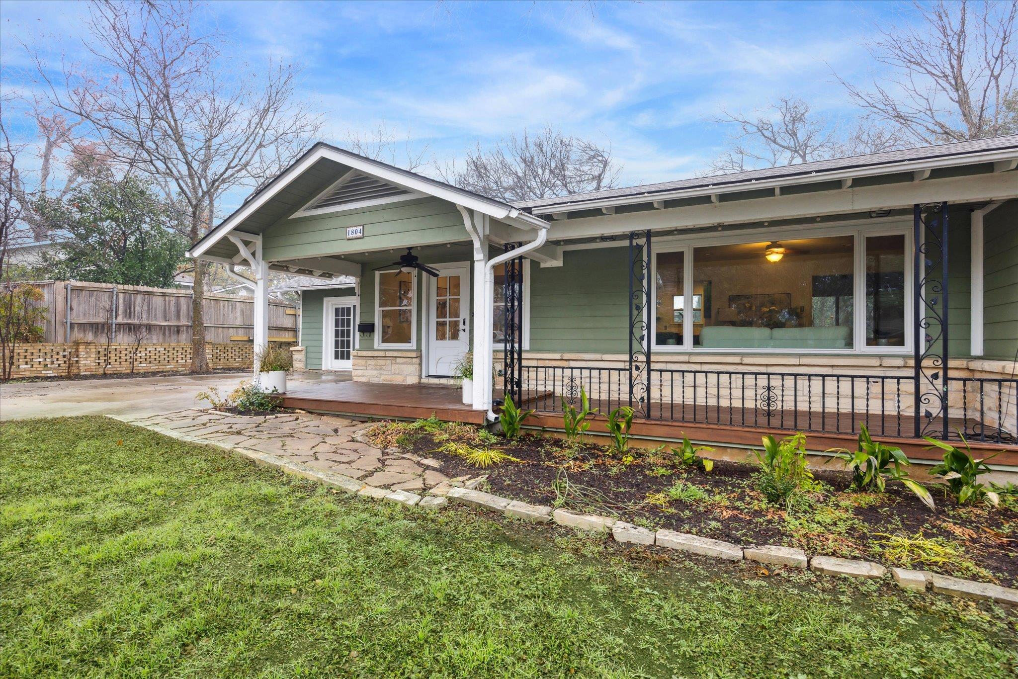 1804 E 39th St, Austin, TX 78722