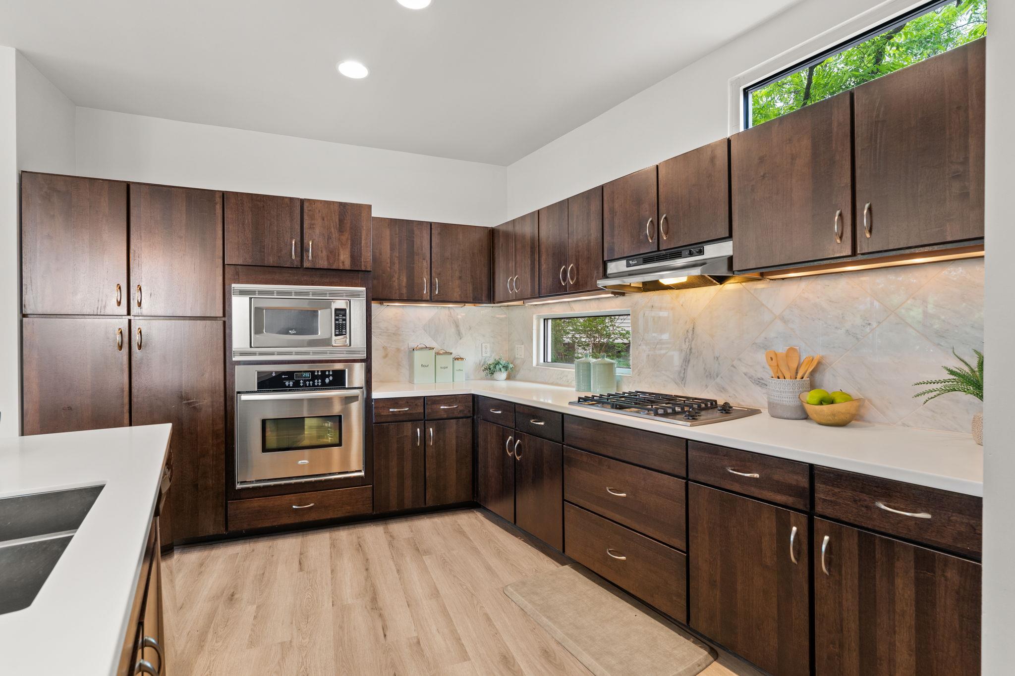1500 Summit St # 4, Austin, TX 78741