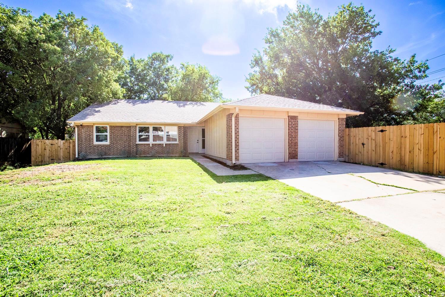 1800 Nicole Cir # B, Round Rock, TX 78664