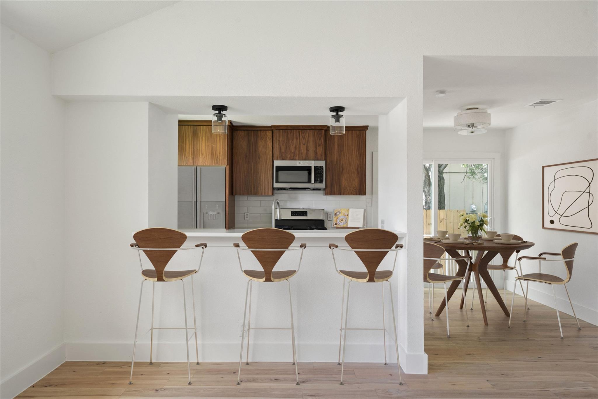 1800 Nicole Cir # B, Round Rock, TX 78664