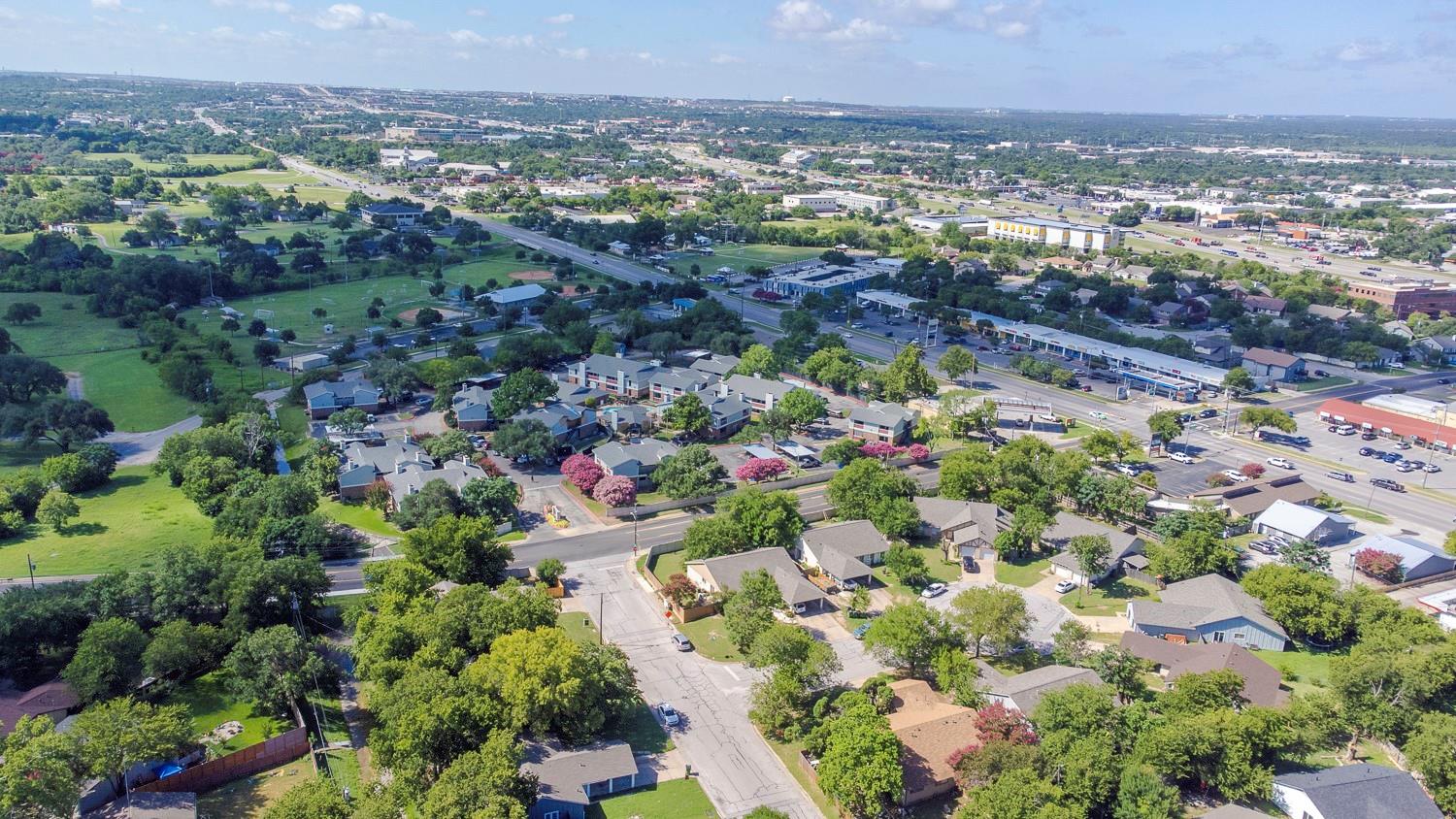 1800 Nicole Cir # B, Round Rock, TX 78664