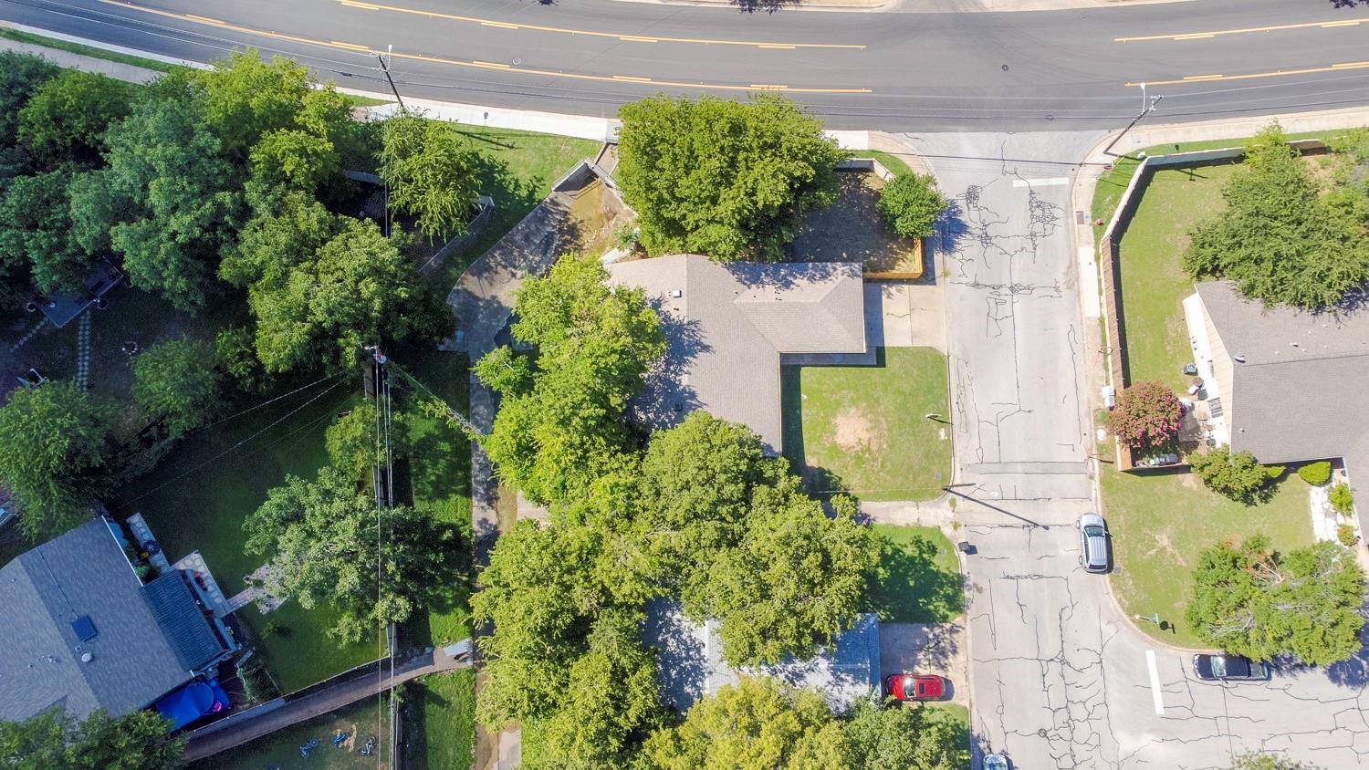 1800 Nicole Cir # B, Round Rock, TX 78664