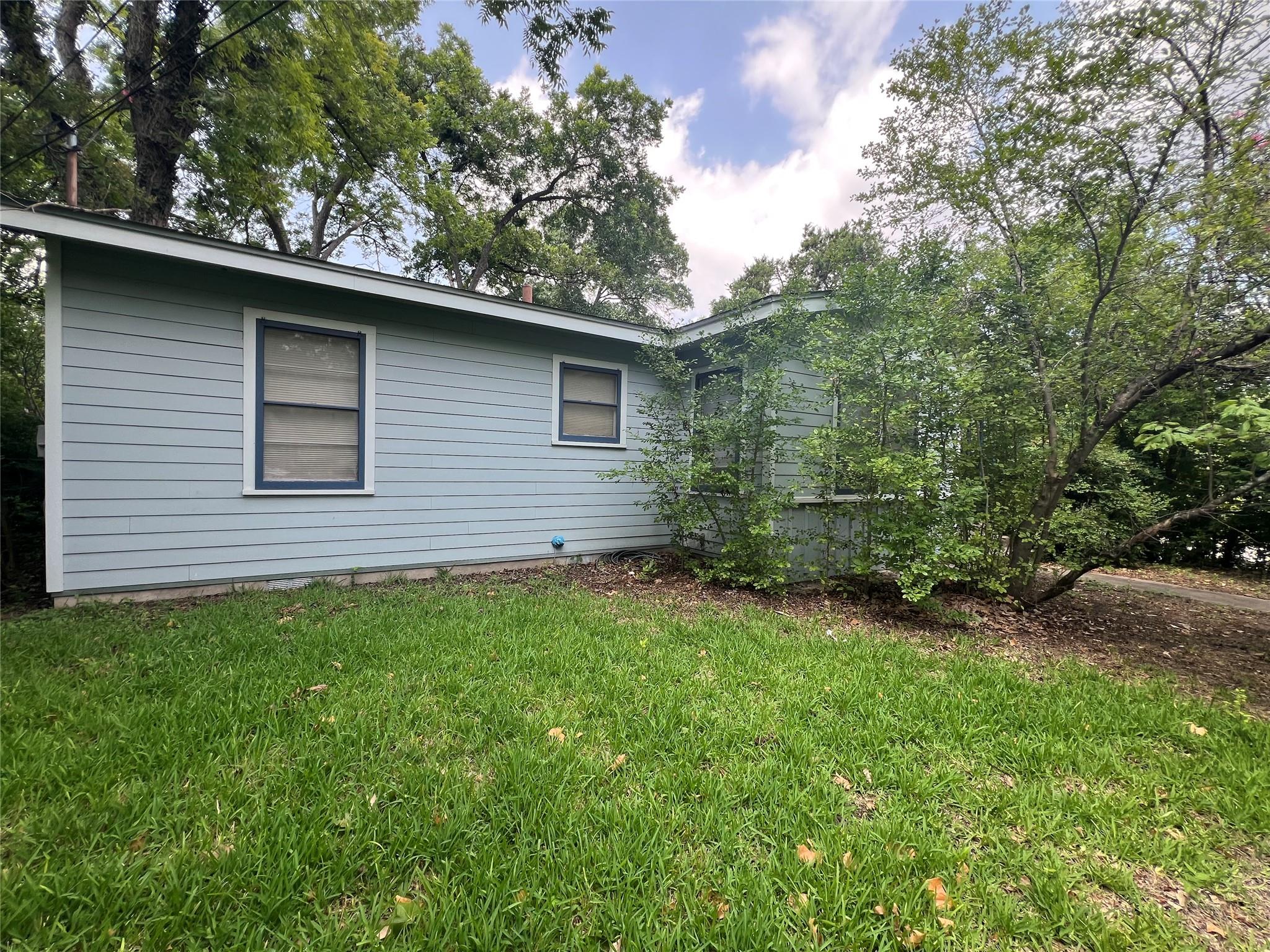 1511 Romeria Dr, Austin, TX 78757