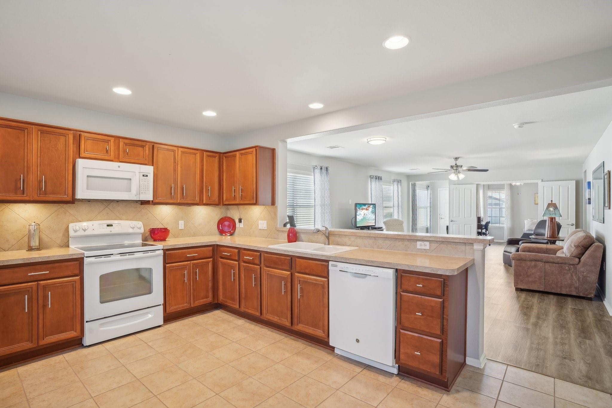 210 Salt Creek Ln, Georgetown, TX 78633