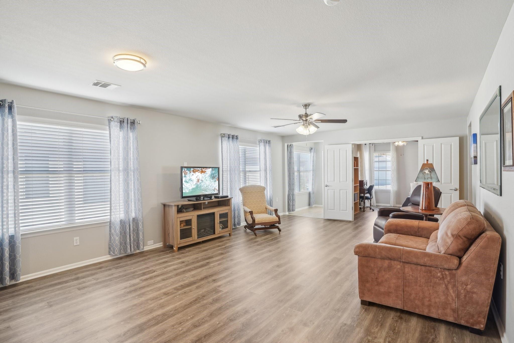 210 Salt Creek Ln, Georgetown, TX 78633