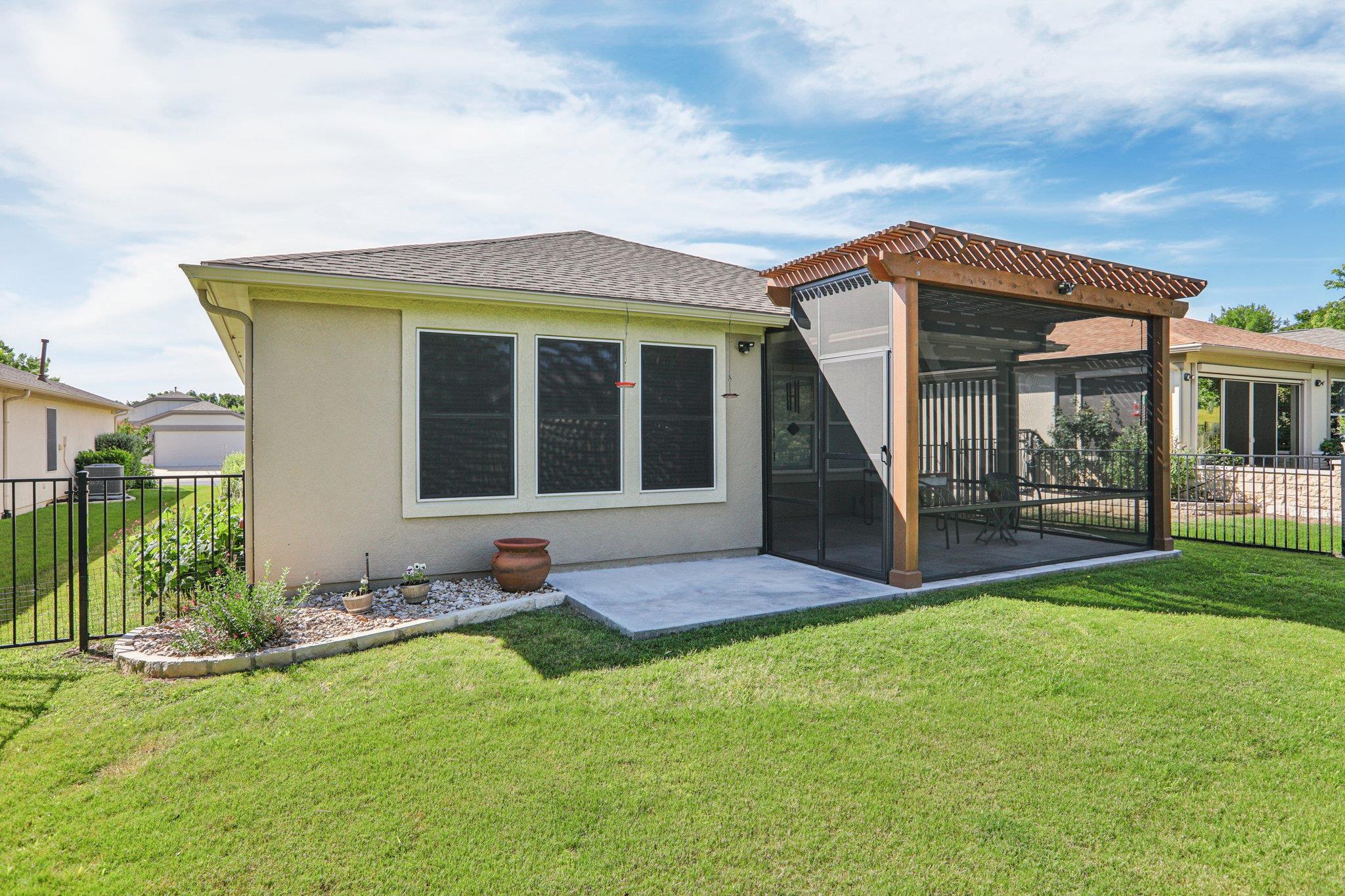 210 Salt Creek Ln, Georgetown, TX 78633