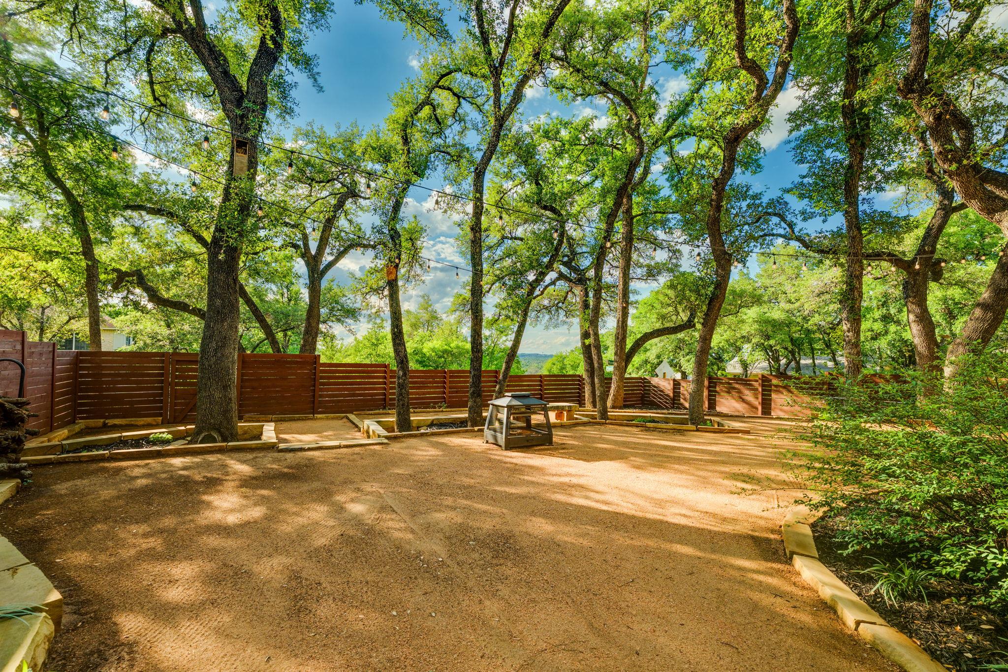 3327 Plantation Rd, Austin, TX 78745