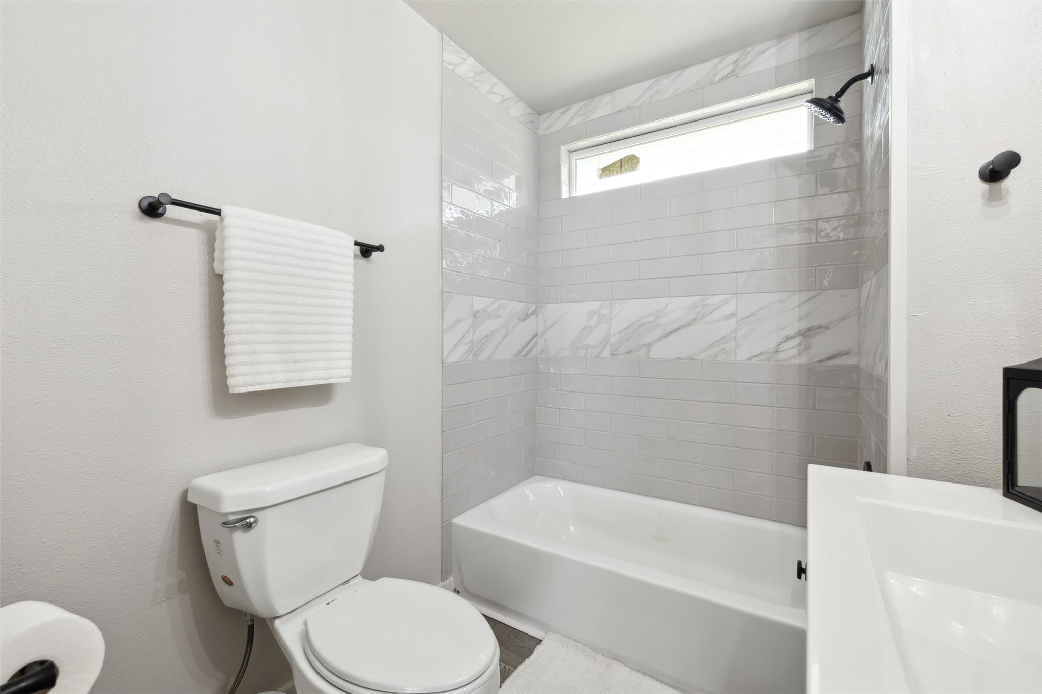 5530 Us Highway 90A W, Shiner, TX 77984