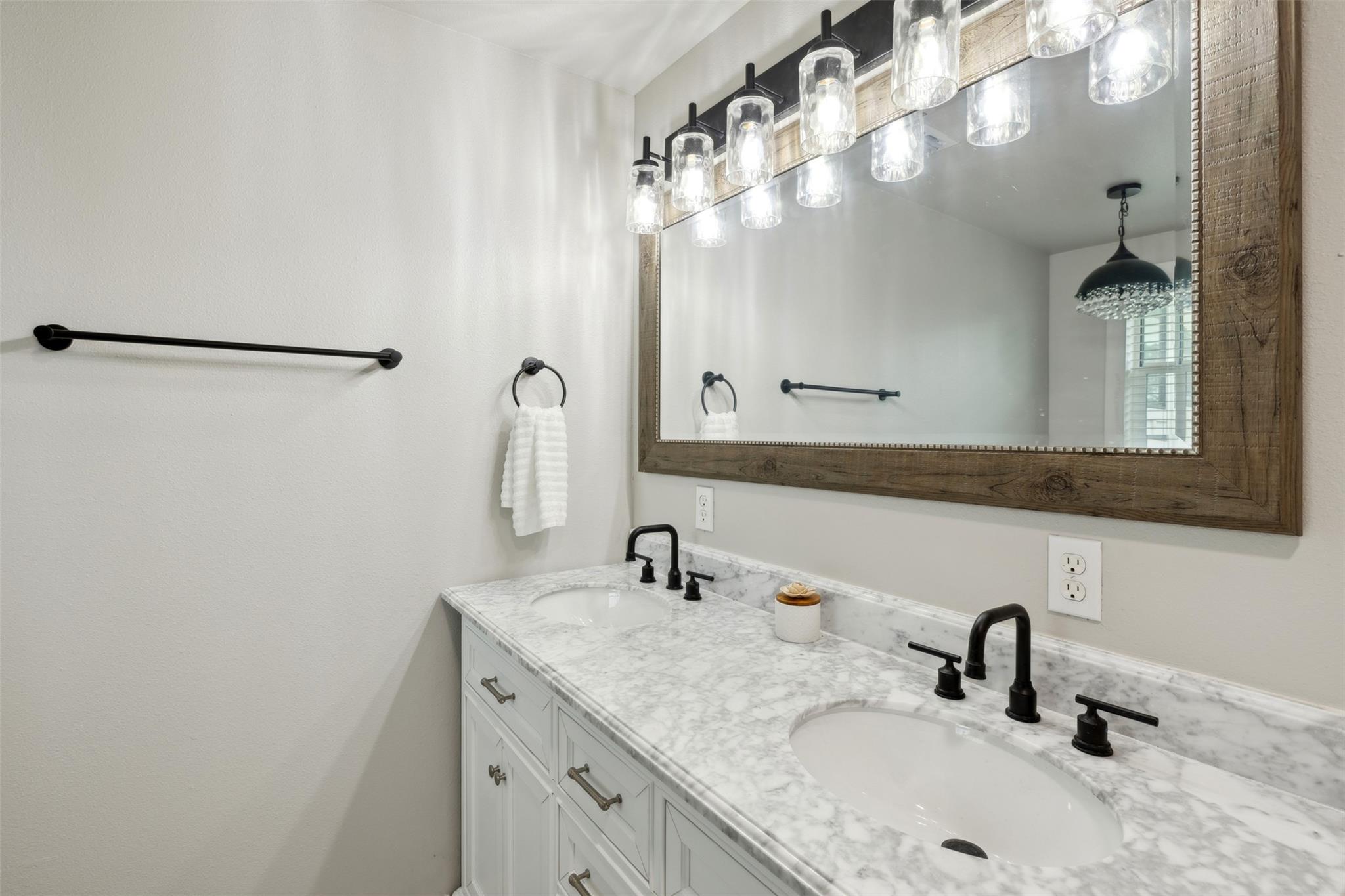 5530 Us Highway 90A W, Shiner, TX 77984