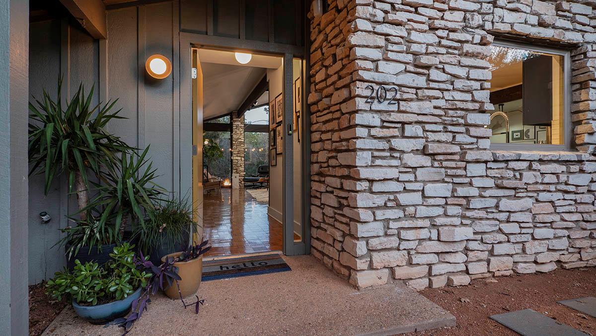 202 Tanglewood Dr, Fredericksburg, TX 78624