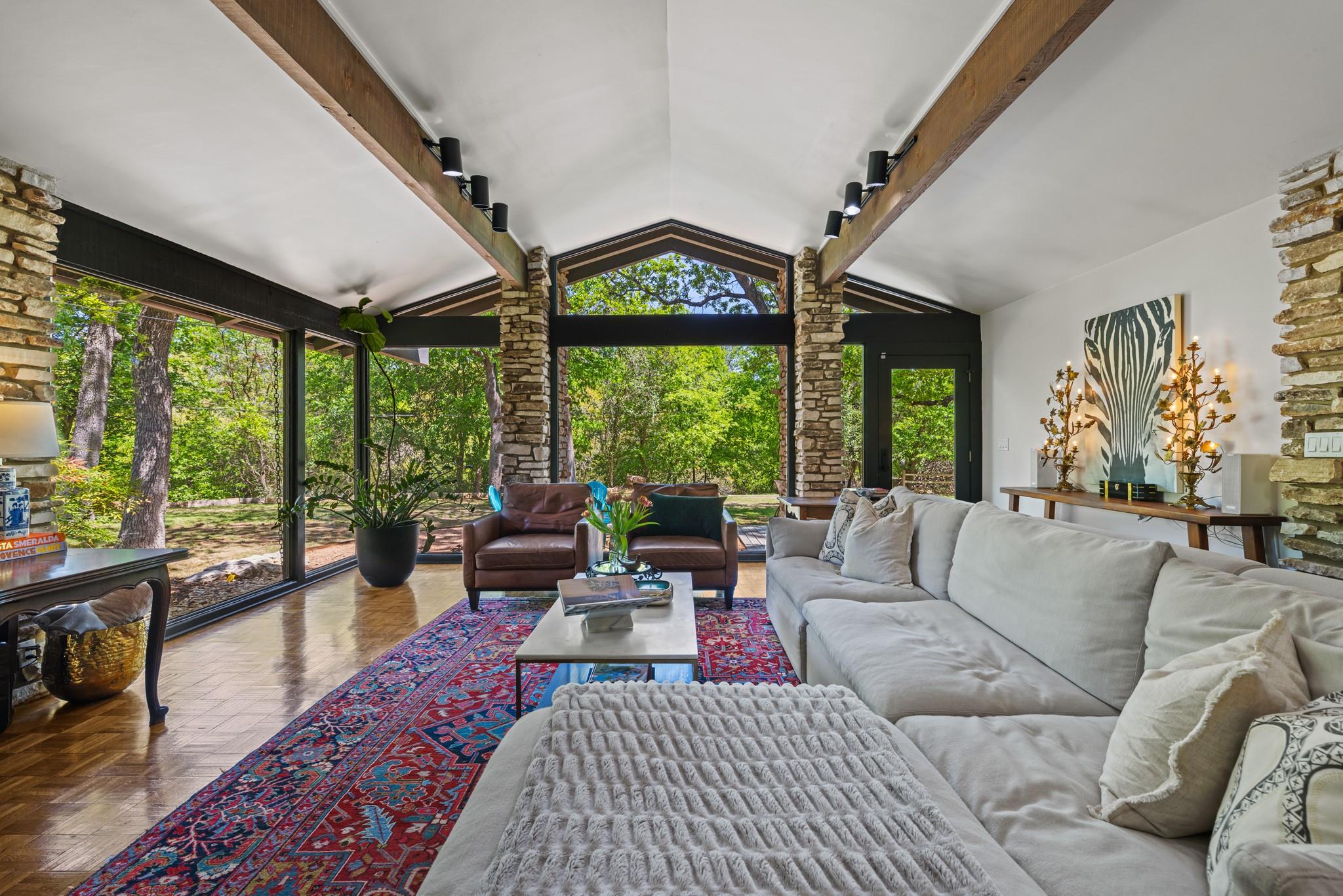 202 Tanglewood Dr, Fredericksburg, TX 78624