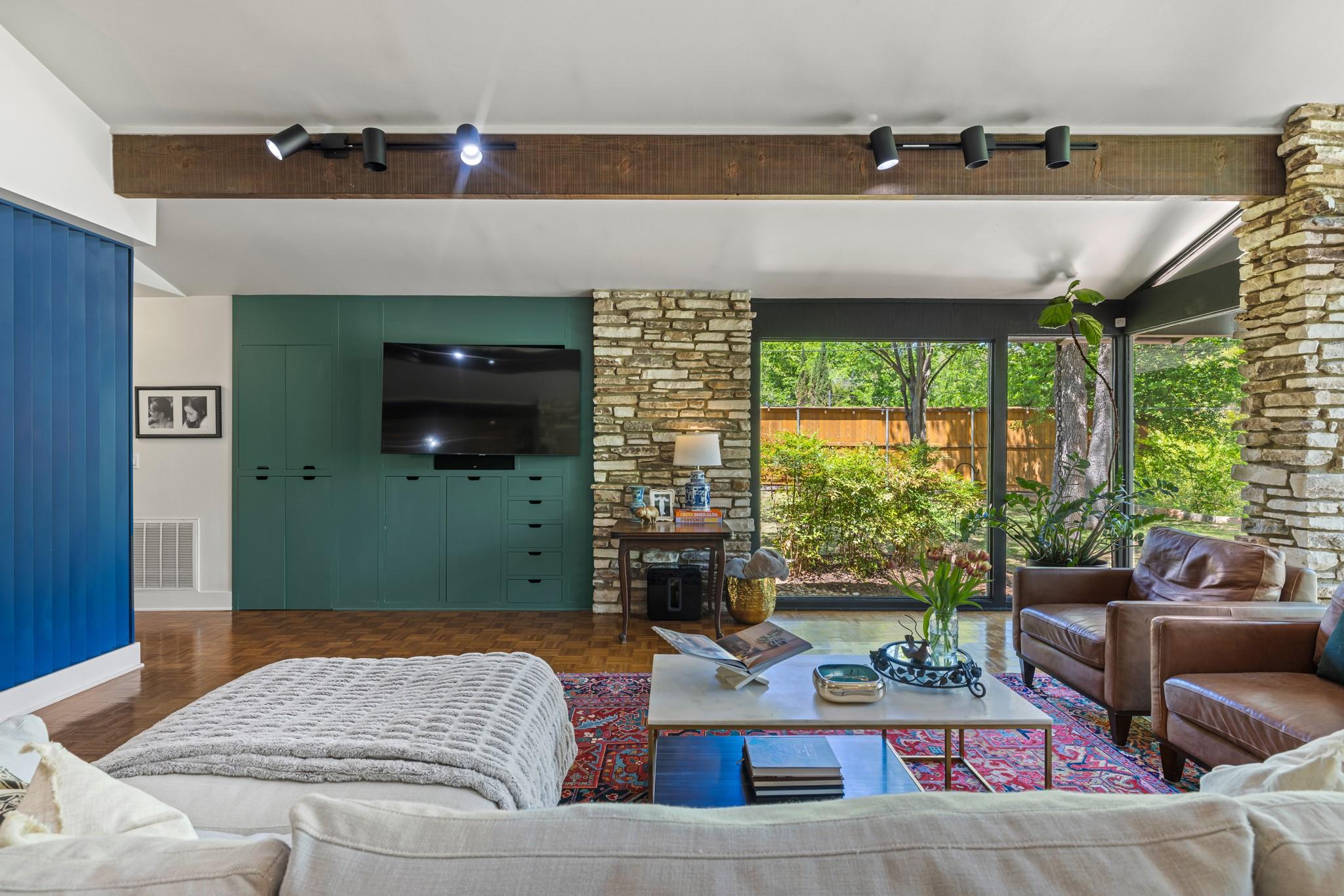 202 Tanglewood Dr, Fredericksburg, TX 78624