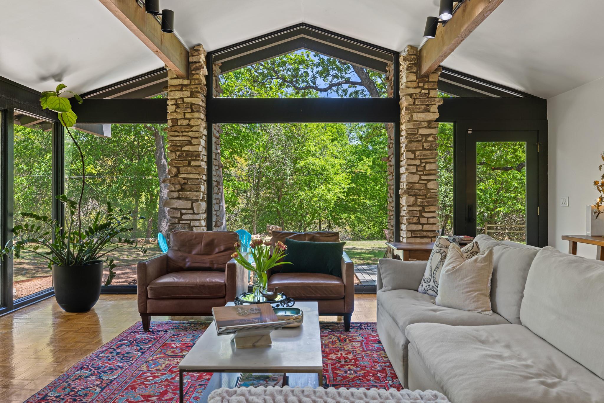 202 Tanglewood Dr, Fredericksburg, TX 78624