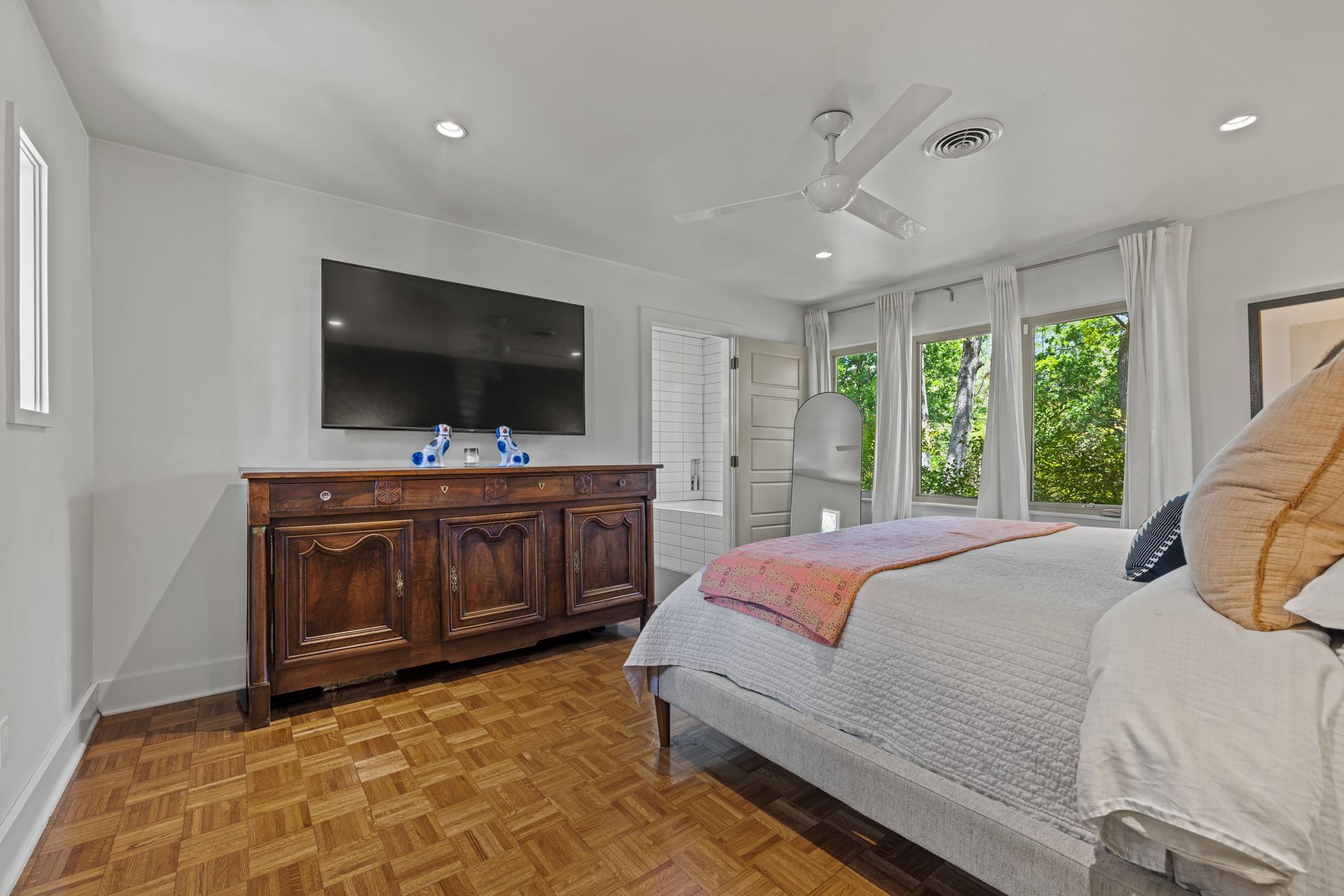 202 Tanglewood Dr, Fredericksburg, TX 78624