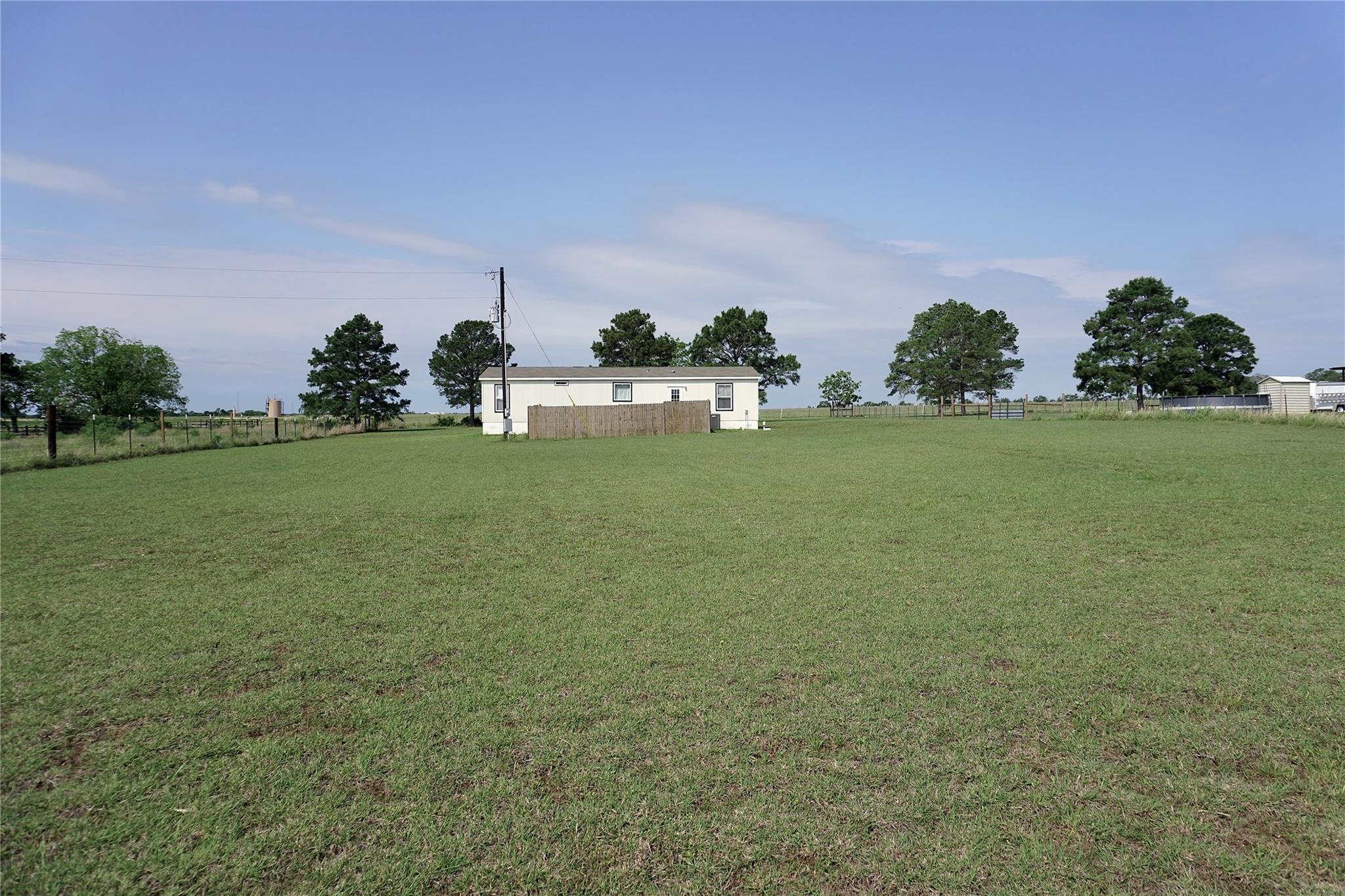 1048 County Road 402, Dime Box, TX 77853