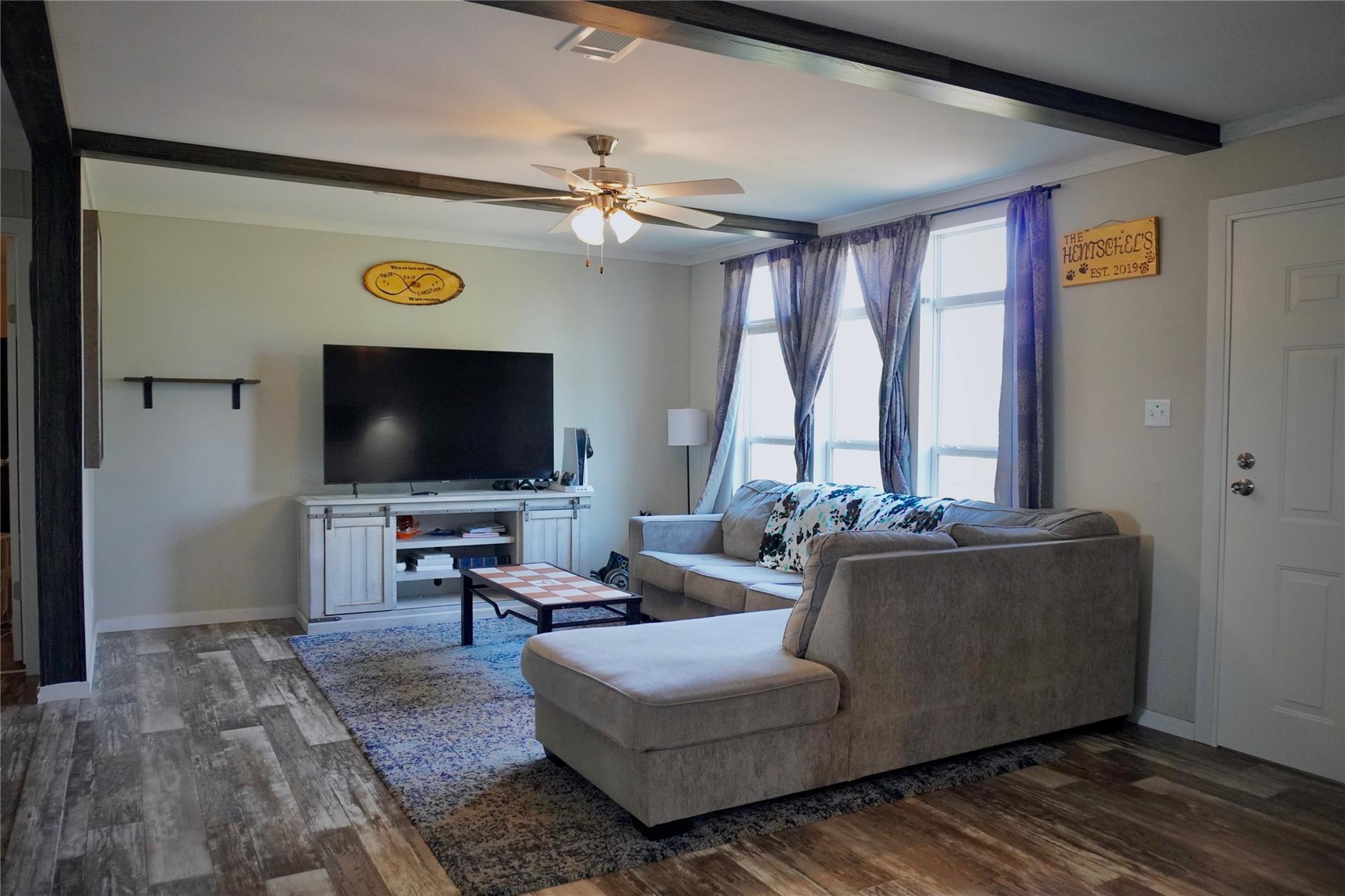 1048 County Road 402, Dime Box, TX 77853